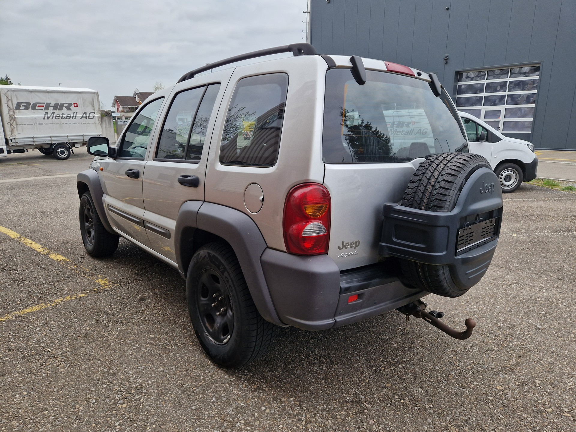 JEEP Cherokee 2.4 Sport-image-5