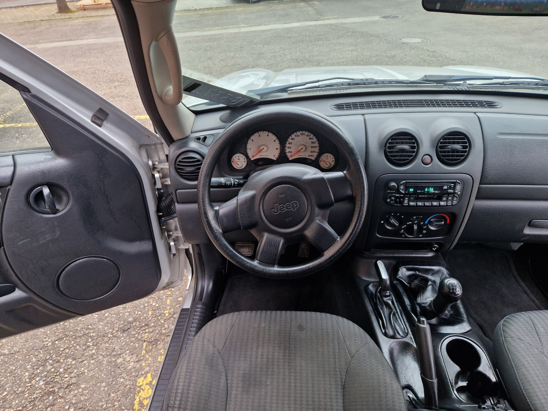 JEEP Cherokee 2.4 Sport-image-11