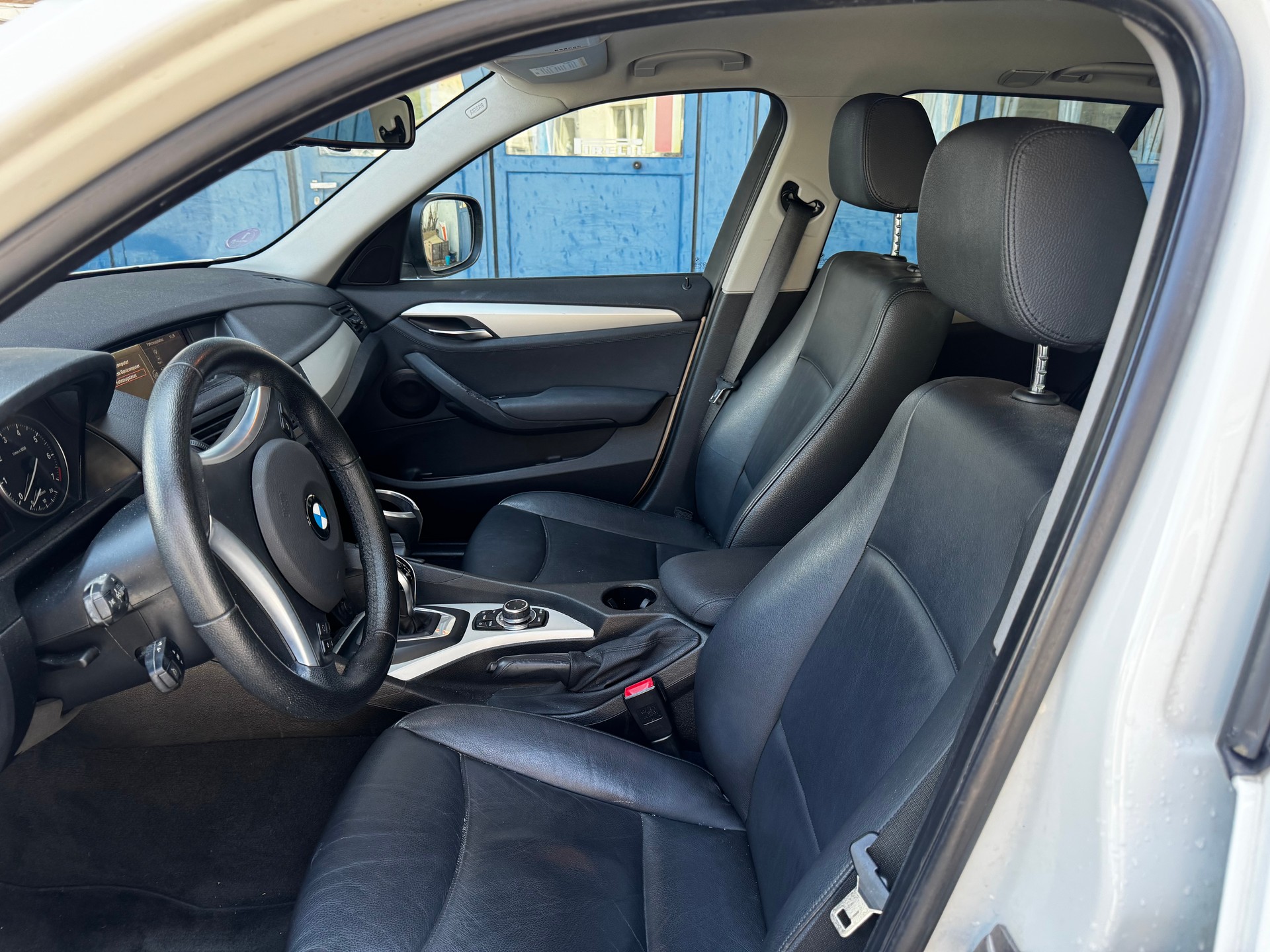 BMW X1 xDrive 20i Steptronic-image-4