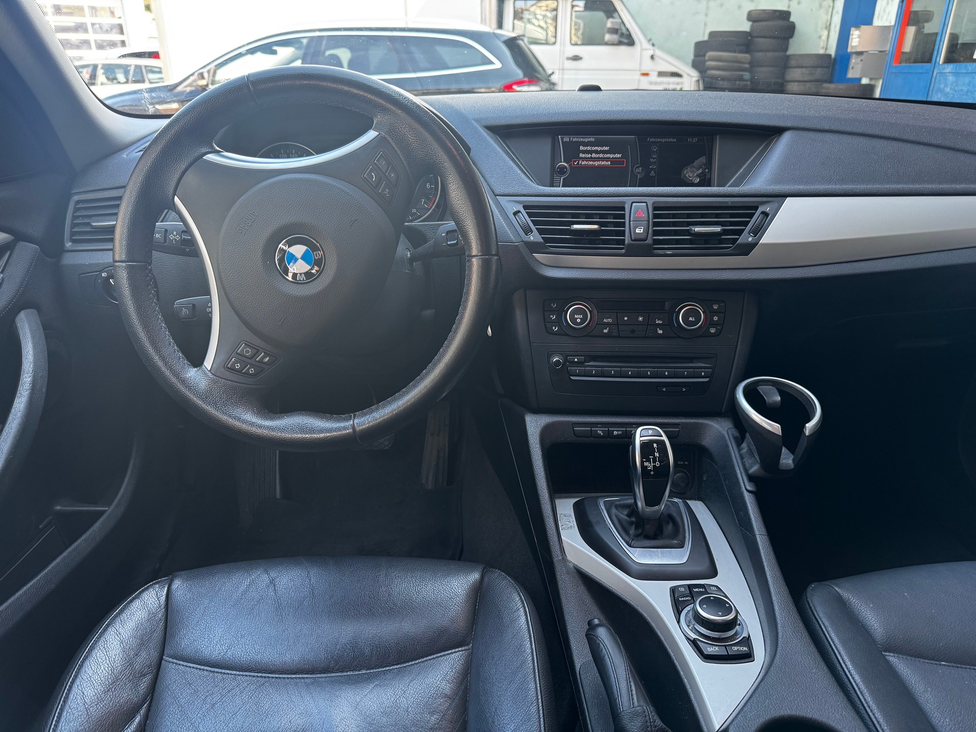 BMW X1 xDrive 20i Steptronic-image-2