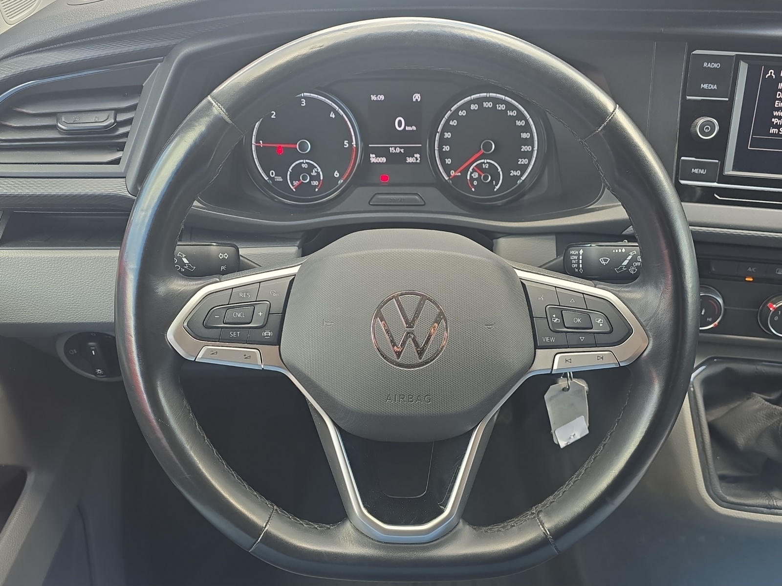 VW T6.1 2.0 TDI Entry-image-10