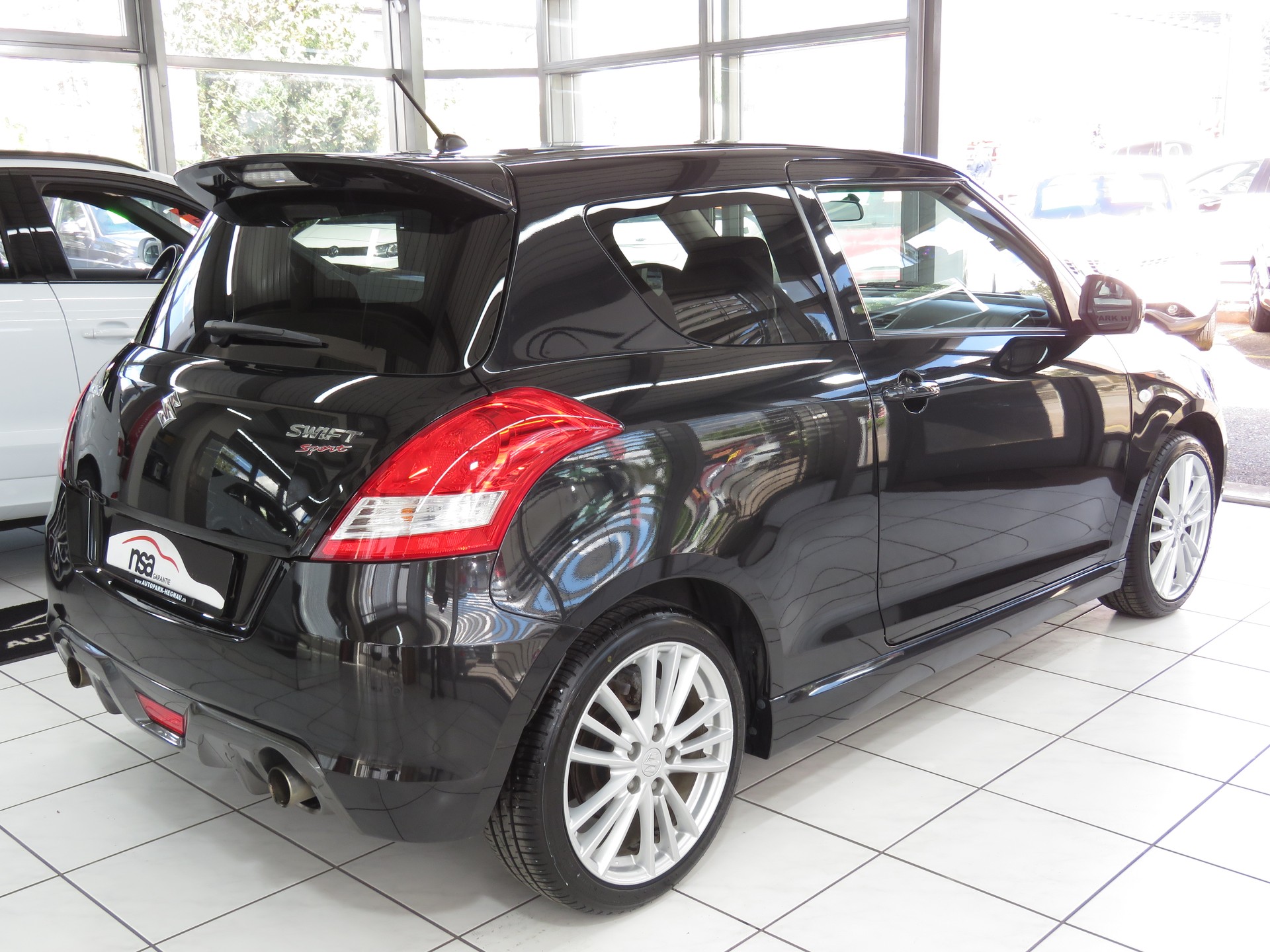 SUZUKI Swift 1.6i 16V Sport Sergio Cellano-image-3