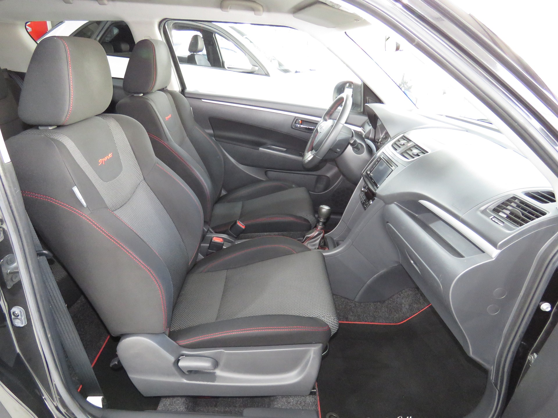 SUZUKI Swift 1.6i 16V Sport Sergio Cellano-image-12