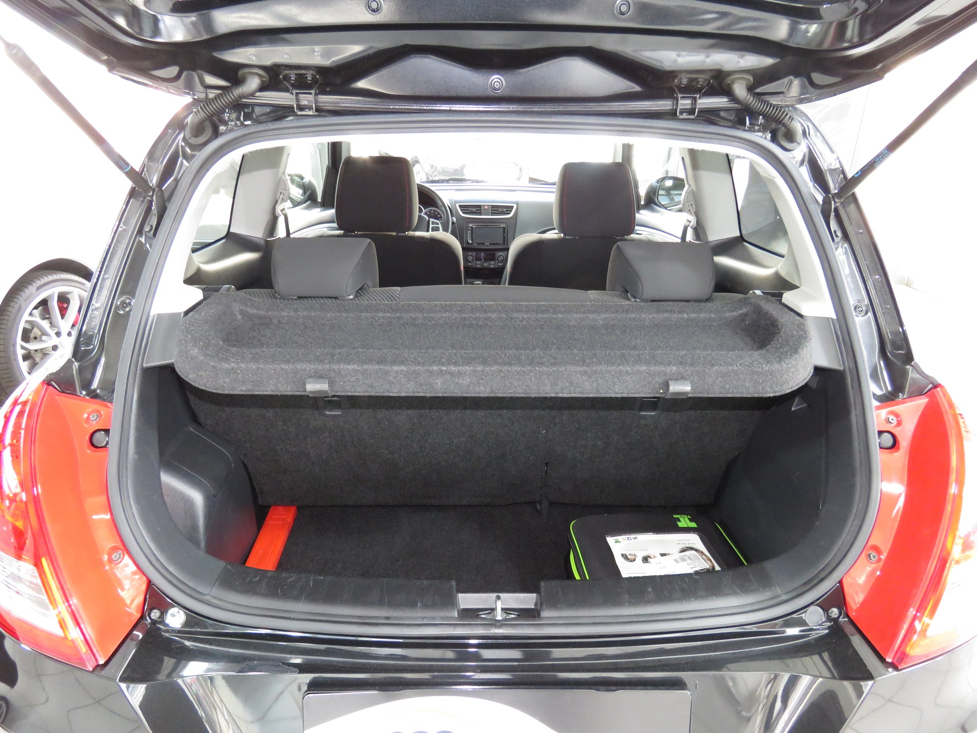 SUZUKI Swift 1.6i 16V Sport Sergio Cellano-image-10