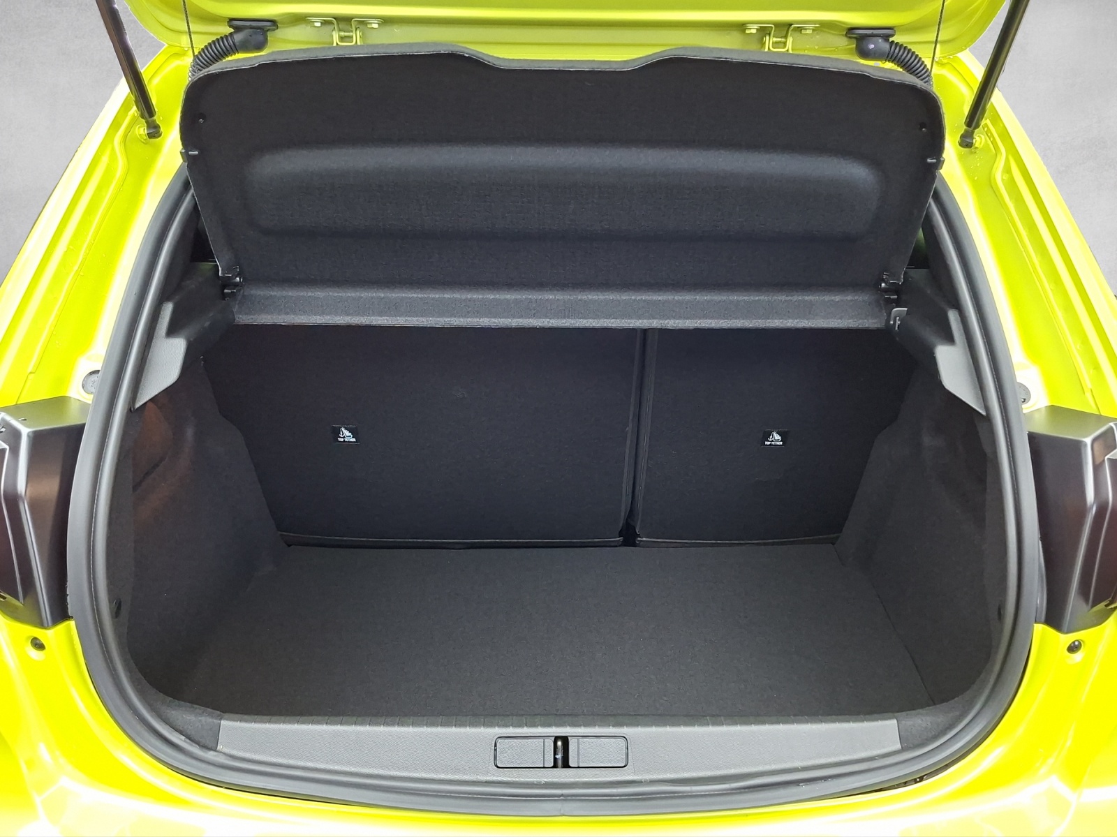 PEUGEOT 208 1.2 Hybrid 145 GT-image-14
