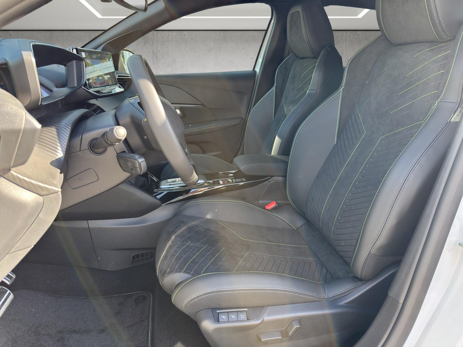 PEUGEOT 208 1.2 Hybrid 145 GT-image-8