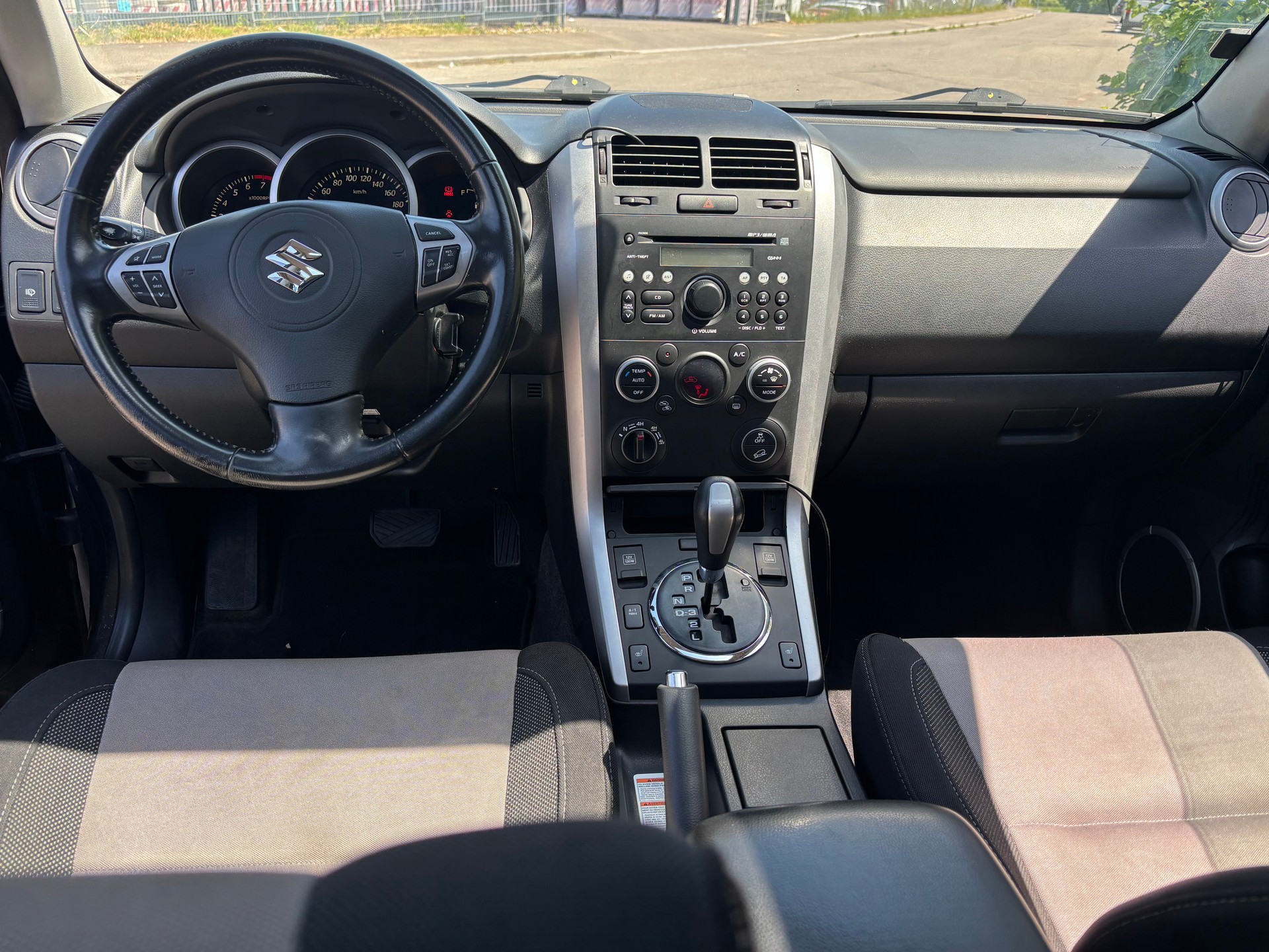 SUZUKI Grand Vitara 2.4 16V GL Top Automatic-image-5