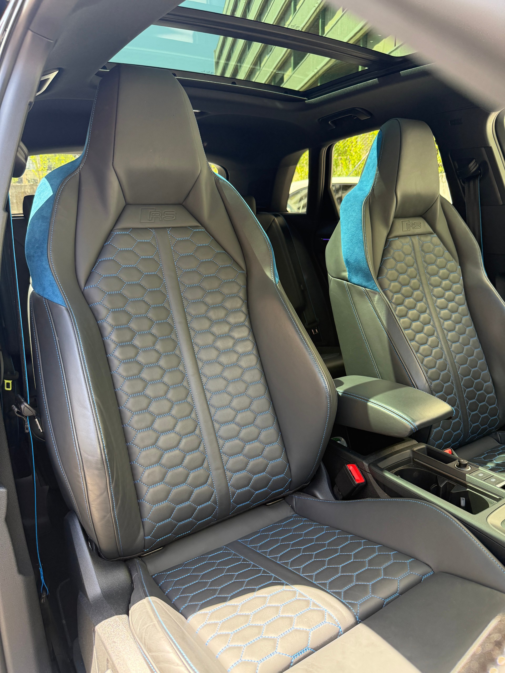 AUDI RS Q3 2.5 TFSI quattro S tronic-image-8