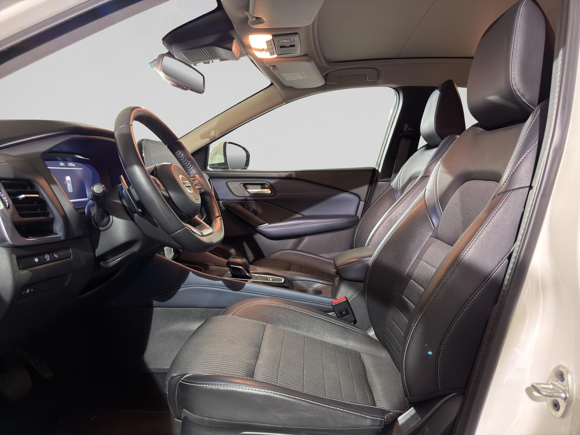 NISSAN Qashqai 1.3 DIG-T MHEV Premiere Edition Xtronic-image-8