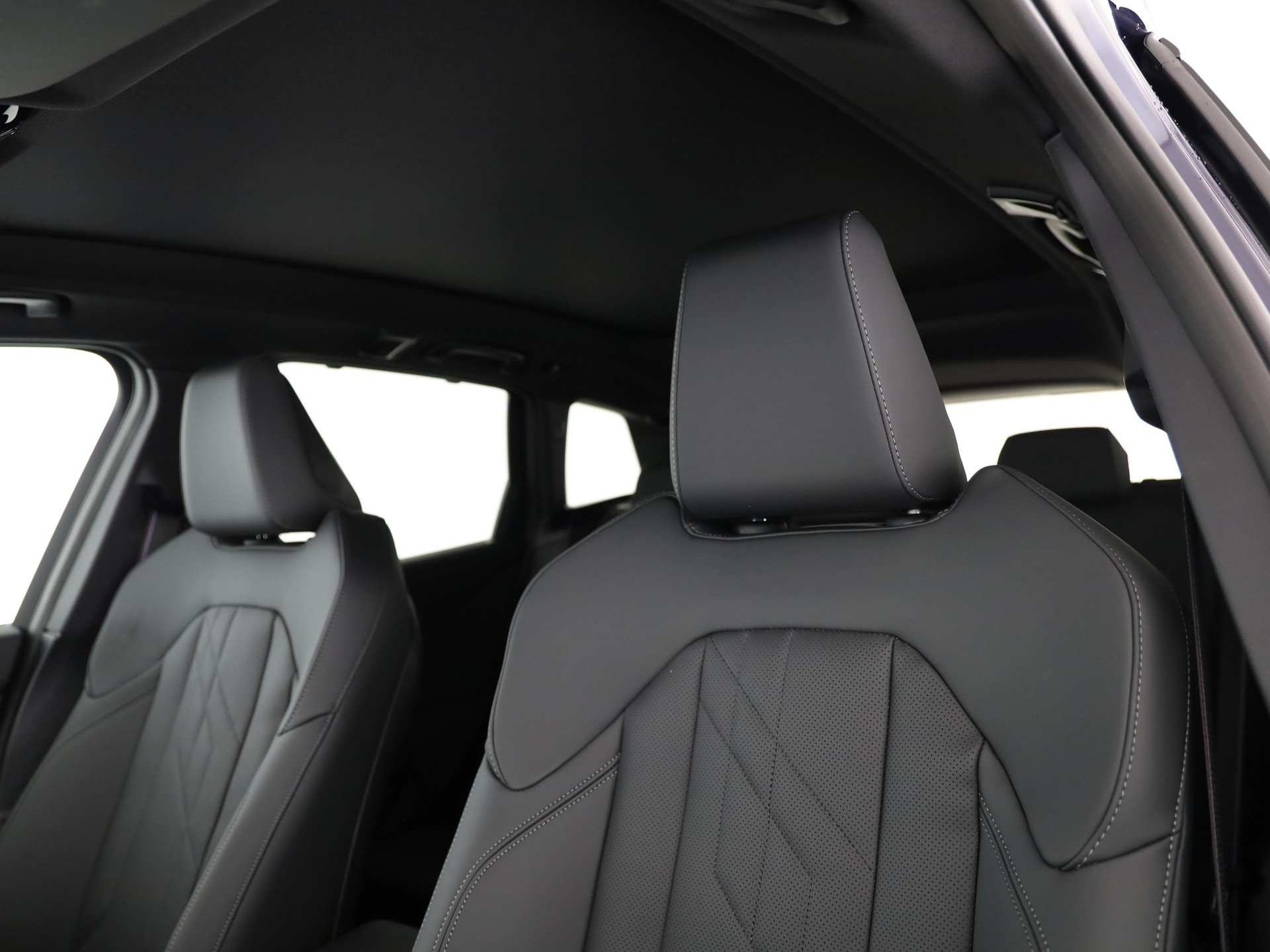 BMW X3 M50i-image-11