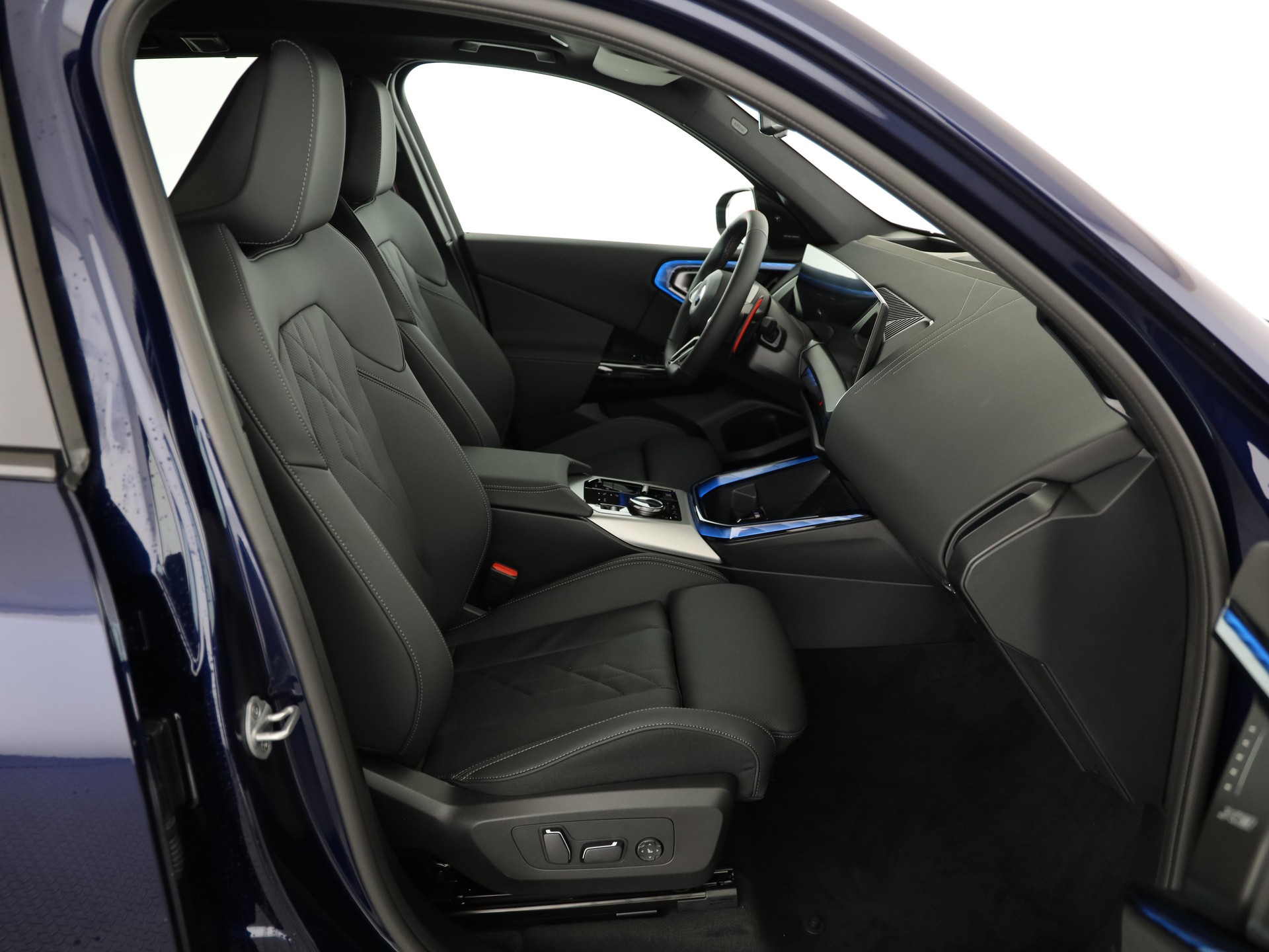 BMW X3 M50i-image-14