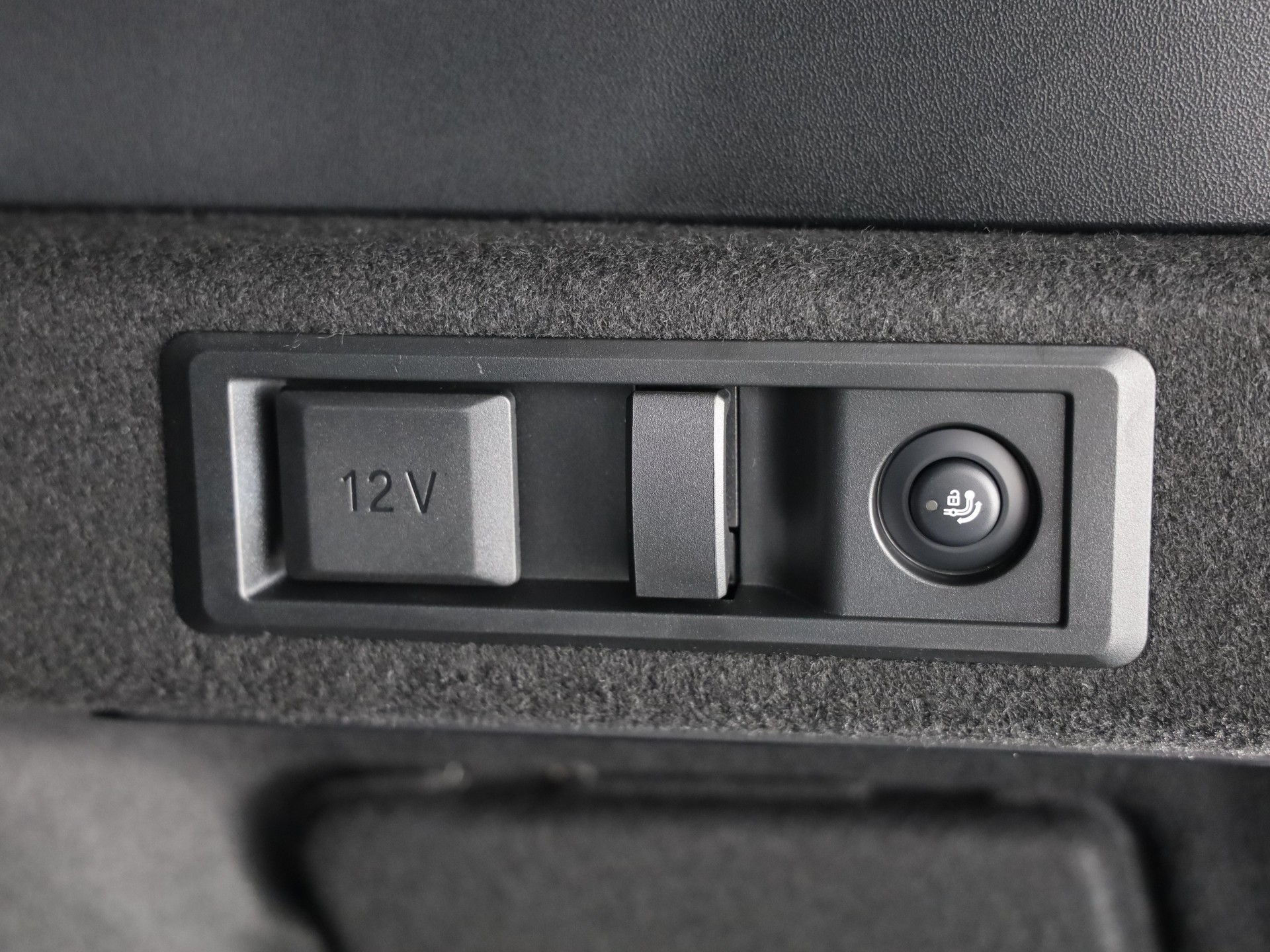 BMW X3 M50i-image-8