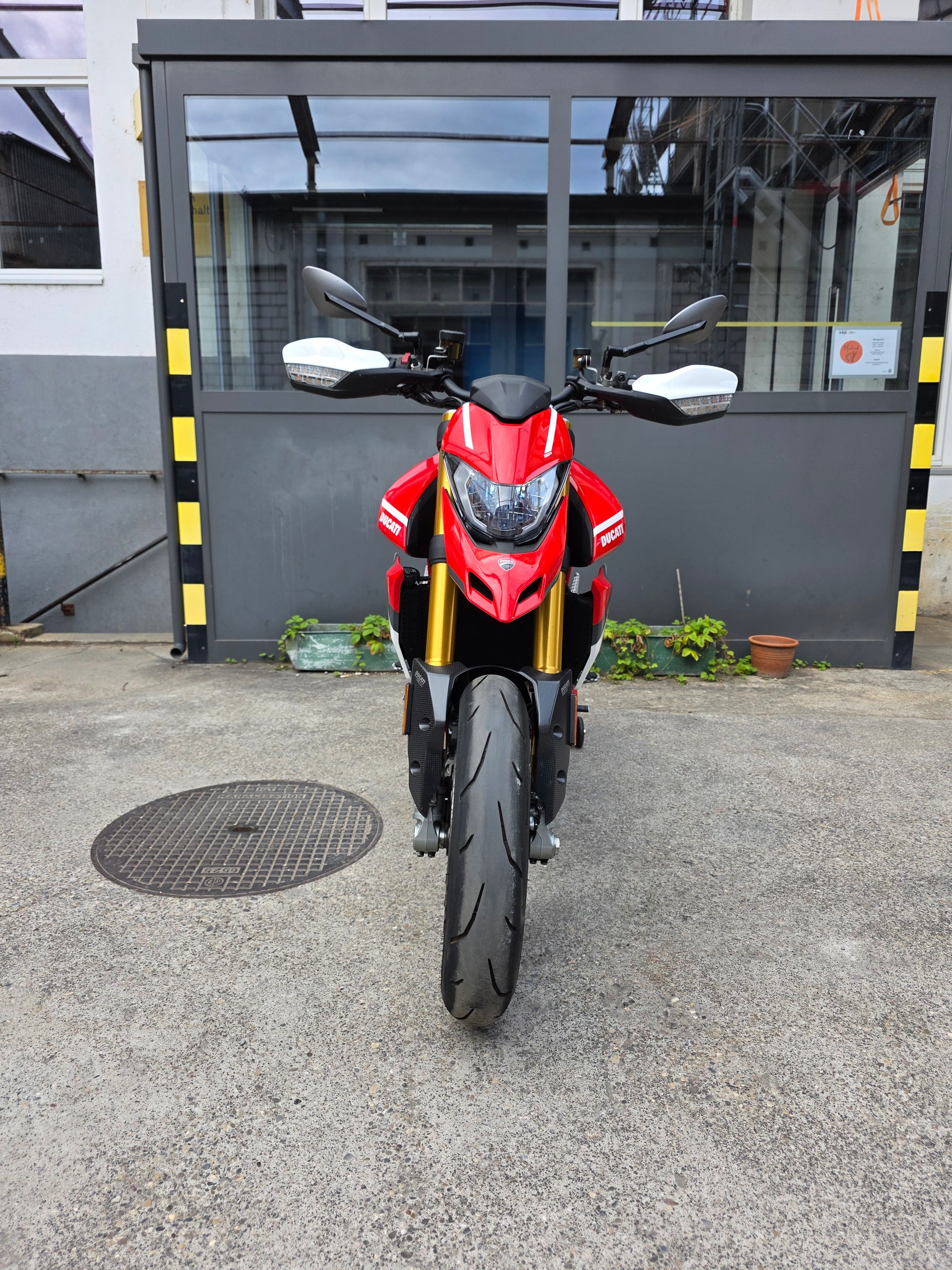 DUCATI Hypermotard 950 SP-image-2