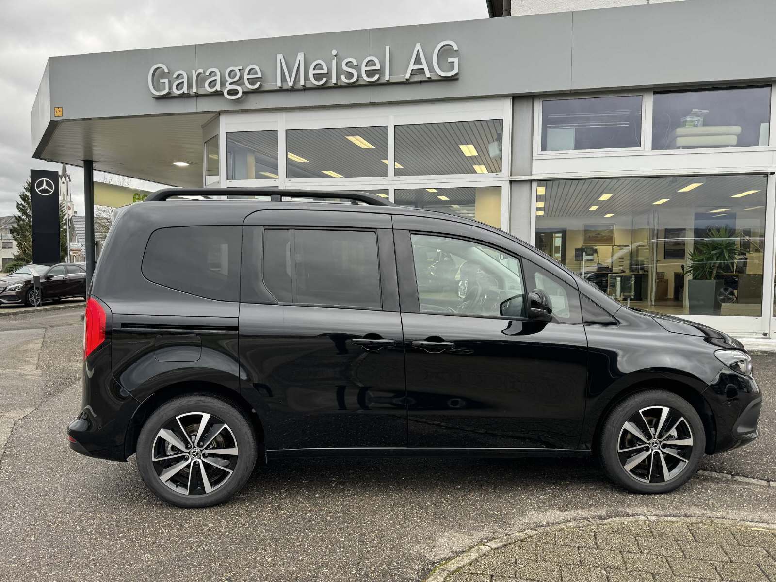 MERCEDES-BENZ T 180d Progressive Van S-image-4