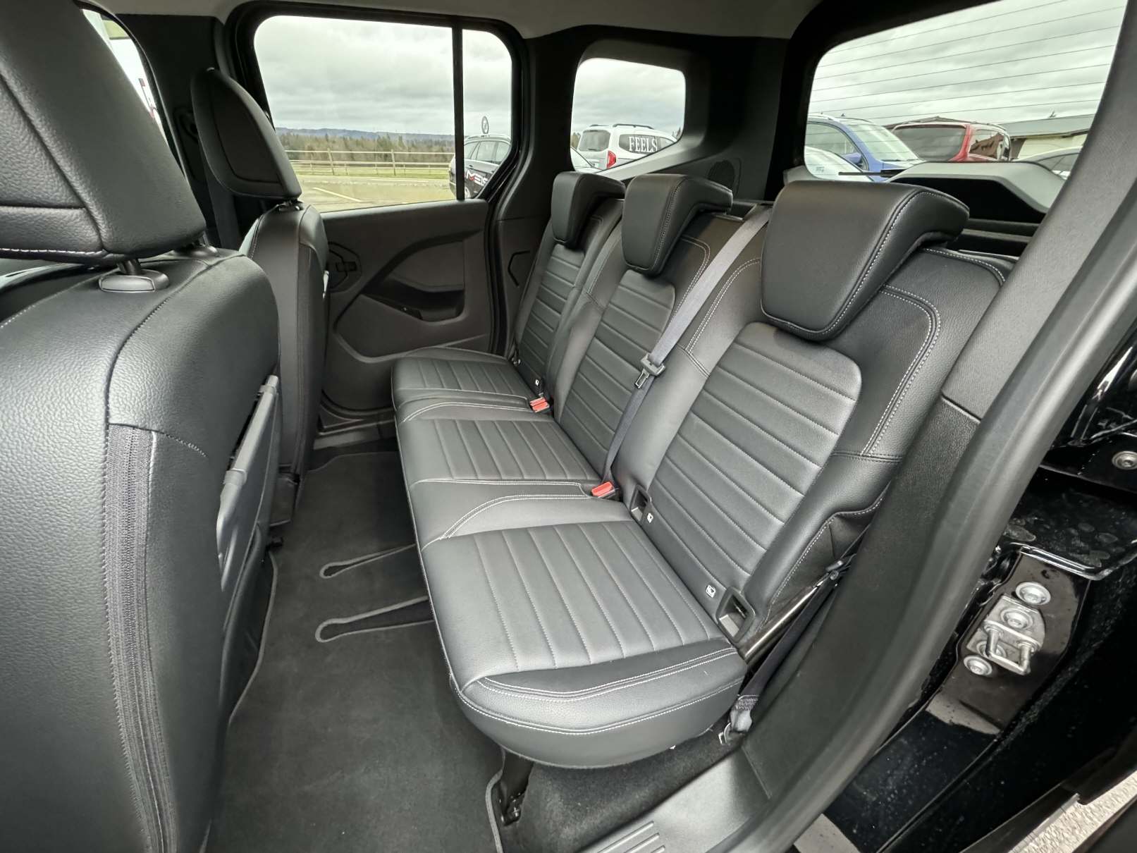 MERCEDES-BENZ T 180d Progressive Van S-image-9