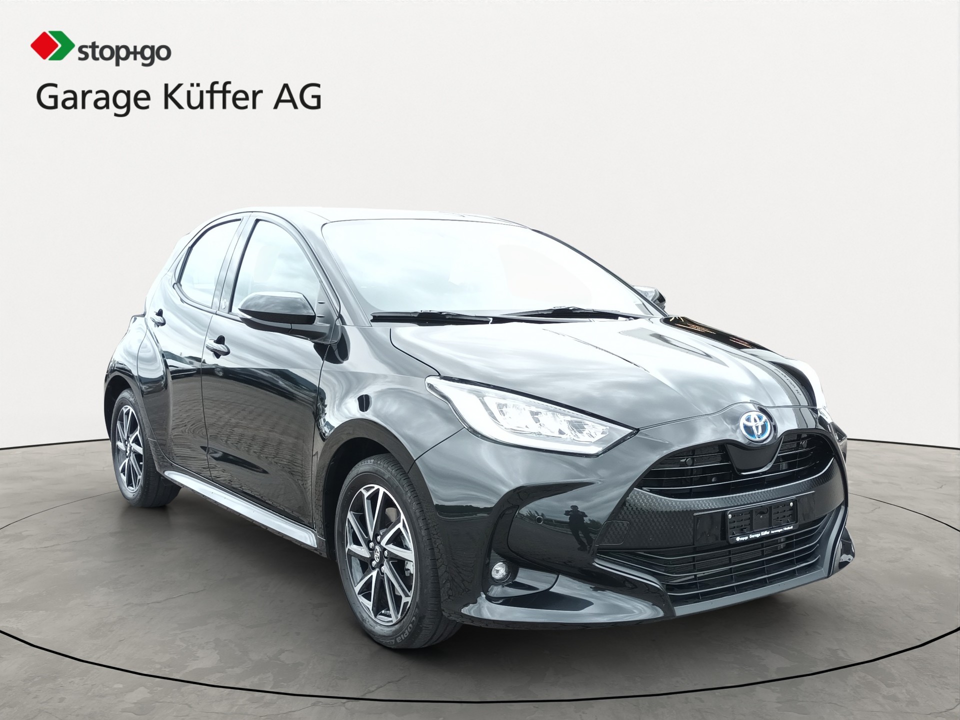 TOYOTA Yaris 1.5 Team Deutschland e-CVT-showroom-element-2