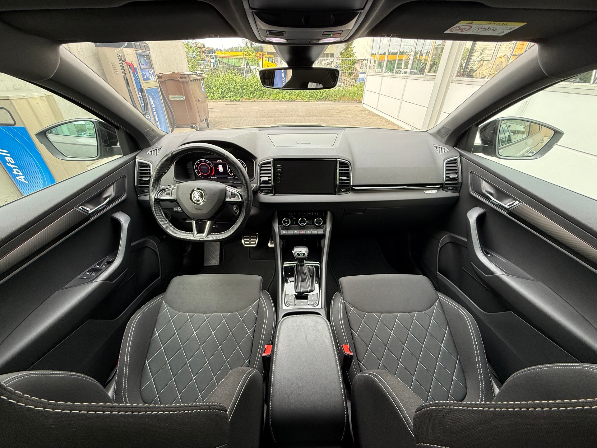 SKODA Karoq 2.0 TSI SportLine 4x4 DSG *Frisch ab MFK *Automat *Klimatisierungsautomatik *Rückfahrkamera *Start/Stop *Sitzheizung-image-8