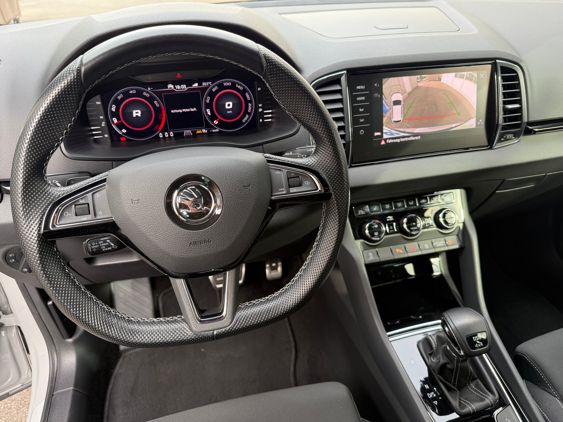 SKODA Karoq 2.0 TSI SportLine 4x4 DSG *Frisch ab MFK *Automat *Klimatisierungsautomatik *Rückfahrkamera *Start/Stop *Sitzheizung-image-10