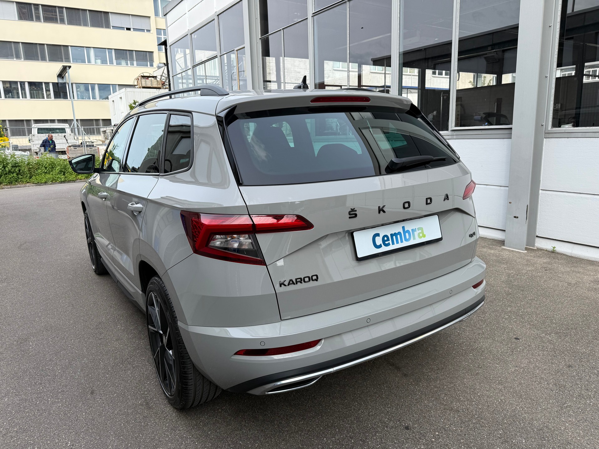 SKODA Karoq 2.0 TSI SportLine 4x4 DSG *Frisch ab MFK *Automat *Klimatisierungsautomatik *Rückfahrkamera *Start/Stop *Sitzheizung-image-5
