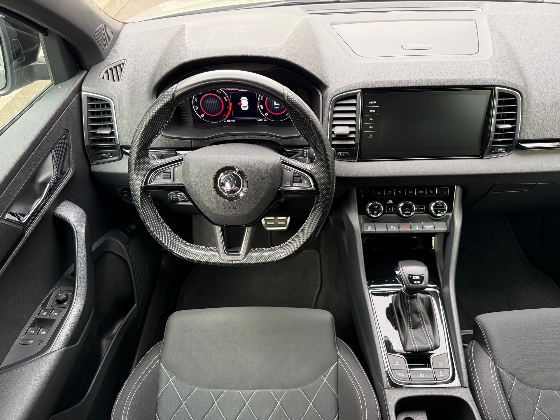 SKODA Karoq 2.0 TSI SportLine 4x4 DSG *Frisch ab MFK *Automat *Klimatisierungsautomatik *Rückfahrkamera *Start/Stop *Sitzheizung-image-9