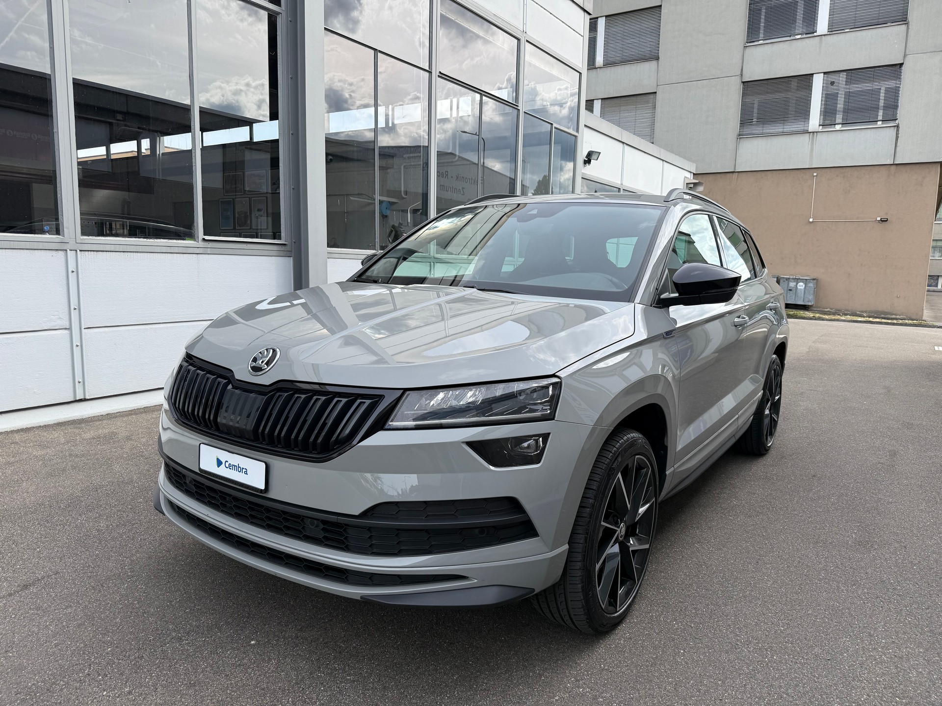 SKODA Karoq 2.0 TSI SportLine 4x4 DSG *Frisch ab MFK *Automat *Klimatisierungsautomatik *Rückfahrkamera *Start/Stop *Sitzheizung