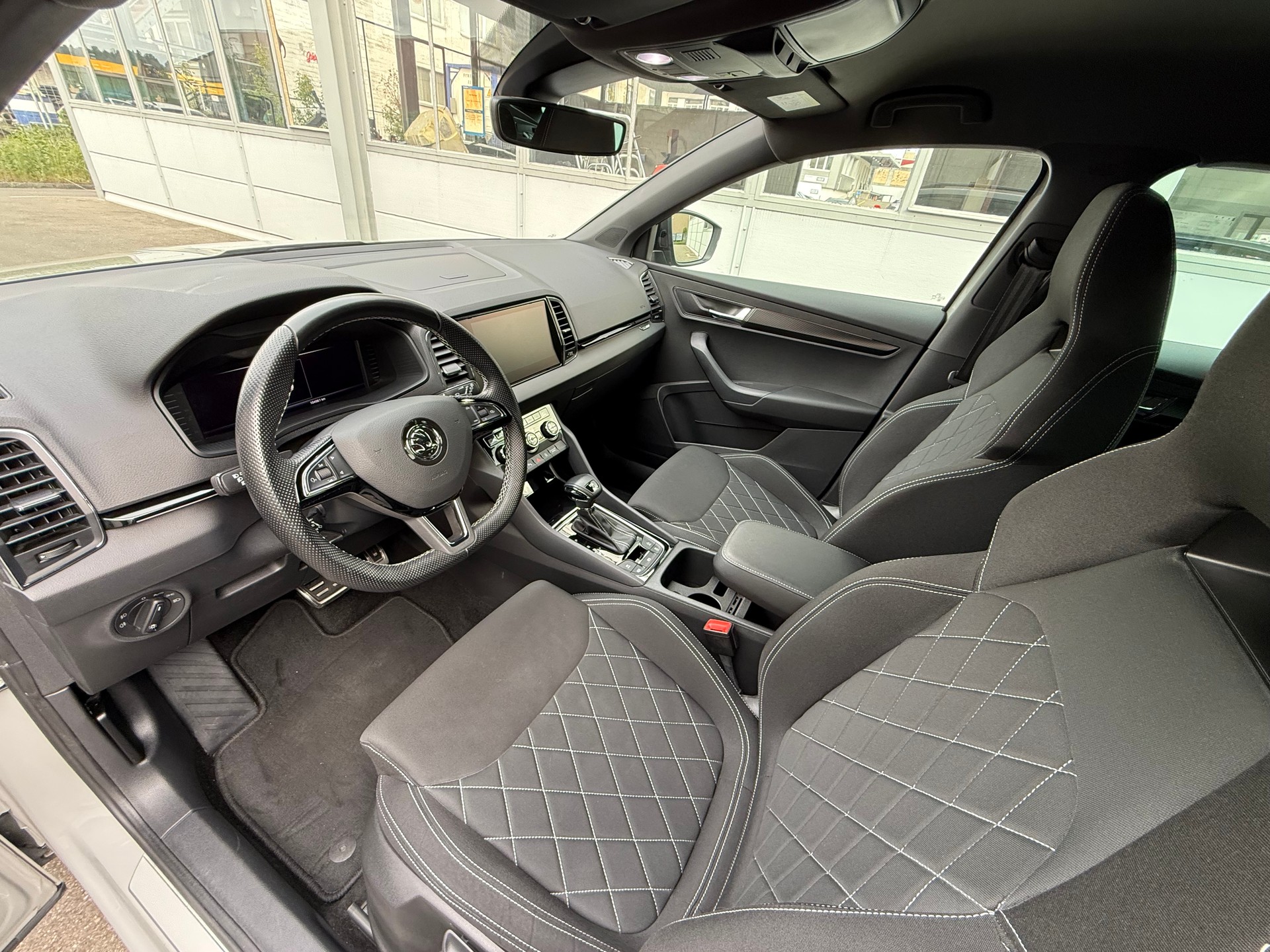 SKODA Karoq 2.0 TSI SportLine 4x4 DSG *Frisch ab MFK *Automat *Klimatisierungsautomatik *Rückfahrkamera *Start/Stop *Sitzheizung-image-7