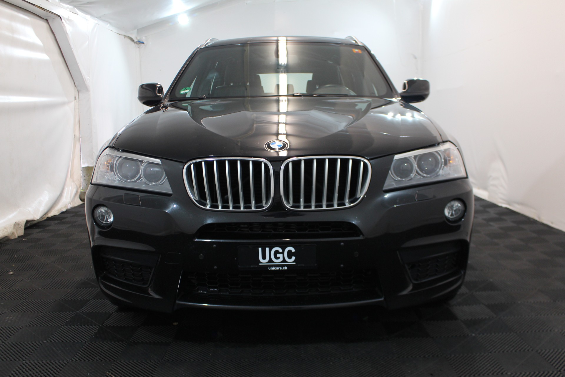 BMW X3 20d xDrive-showroom-element-1