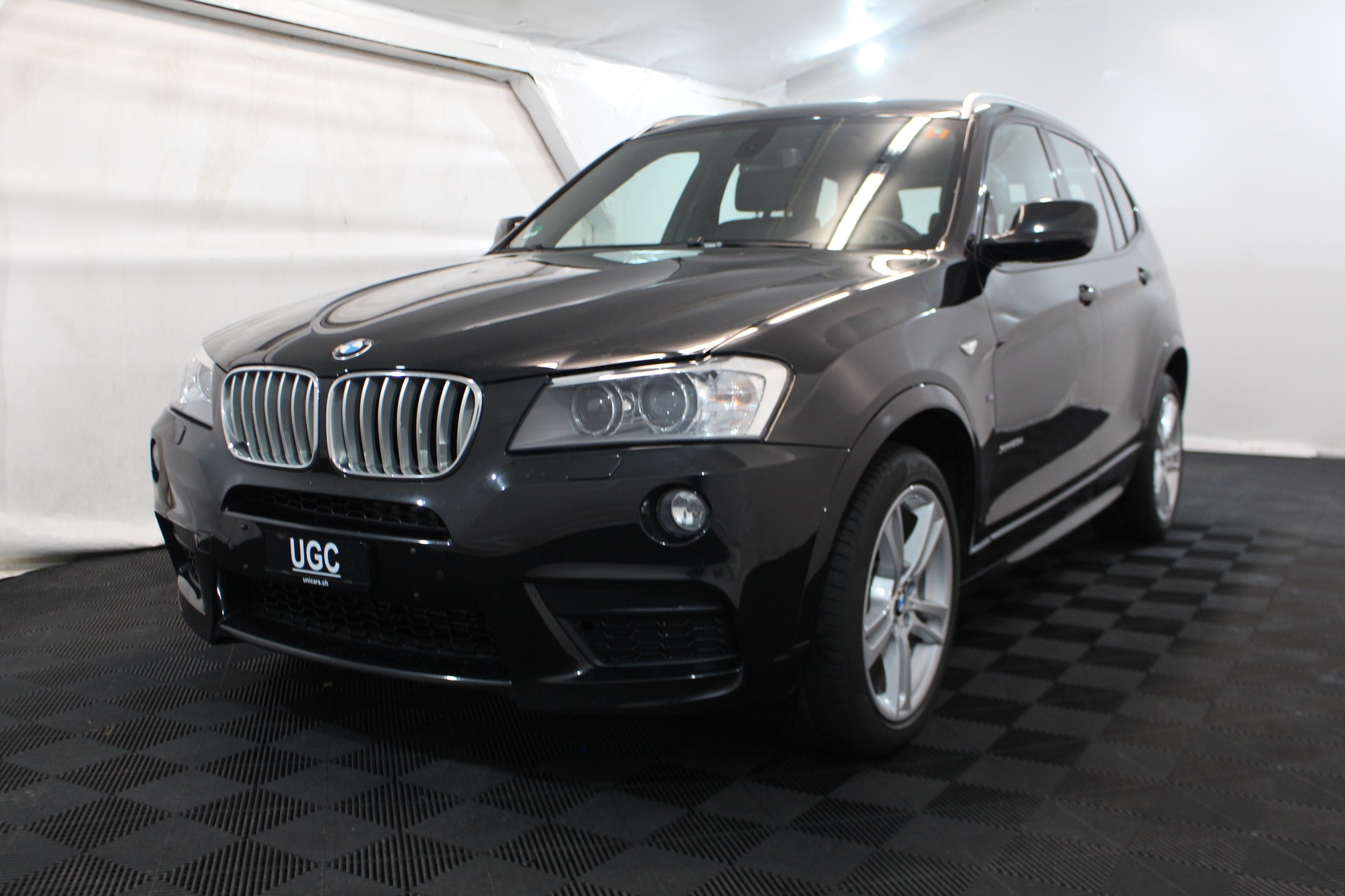 BMW X3 20d xDrive-showroom-element-2