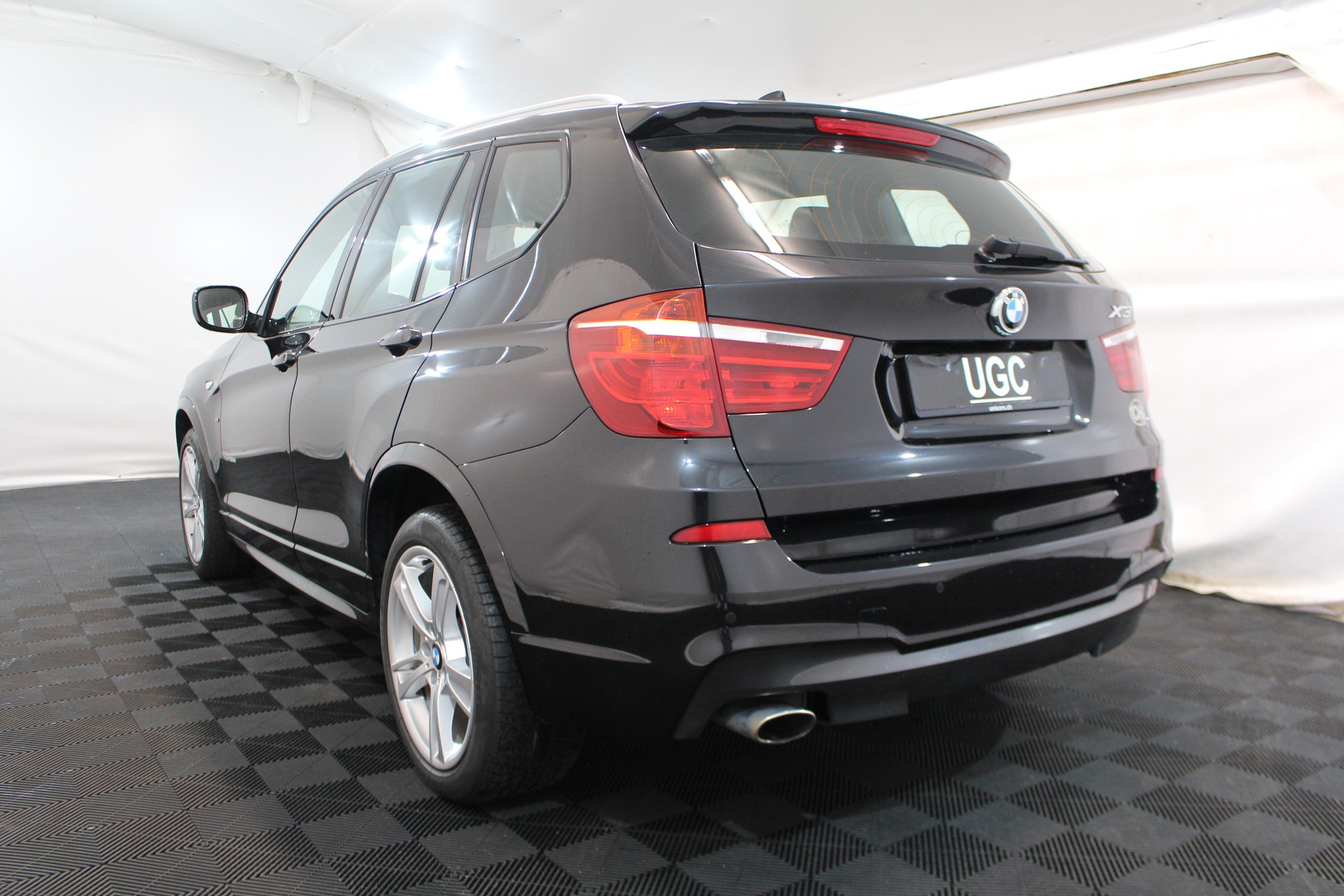 BMW X3 20d xDrive-showroom-element-3