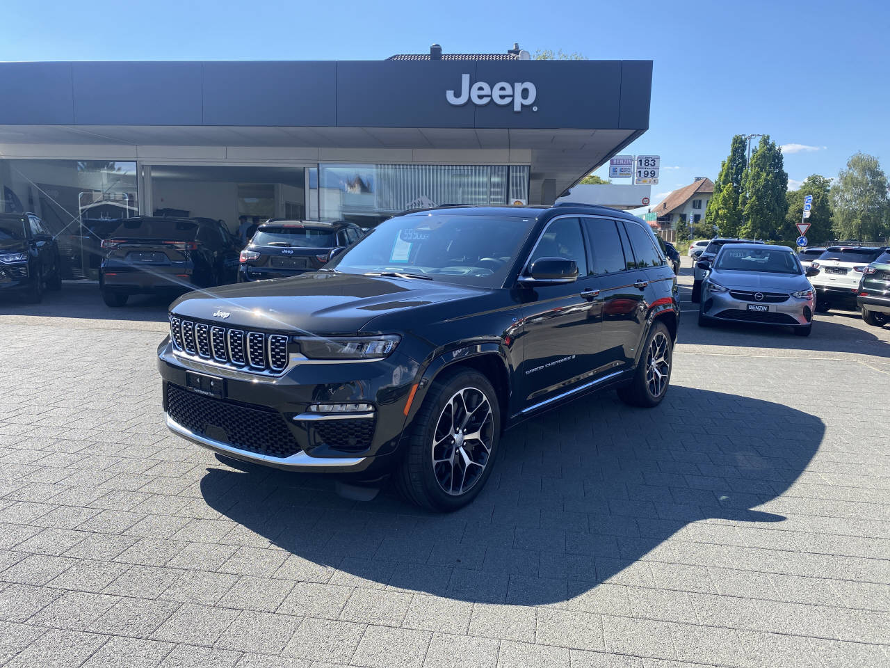 JEEP Grand Cherokee 2.0 Turbo Summit Reserve 4xe-image-4