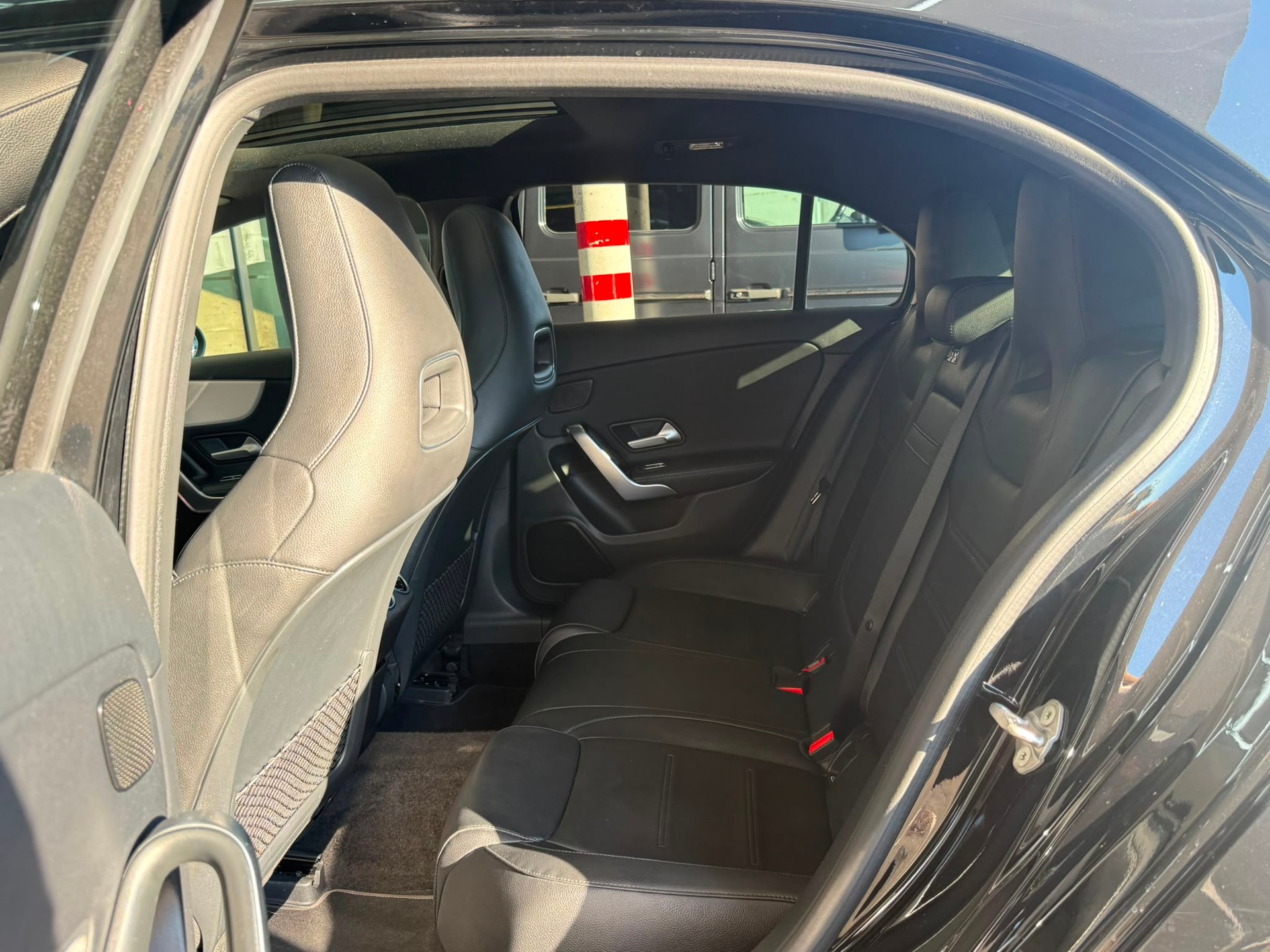 MERCEDES-BENZ A 180 AMG Line *Panodach* *Burmester* *CH Fahrzeug* 7G-DCT-image-9