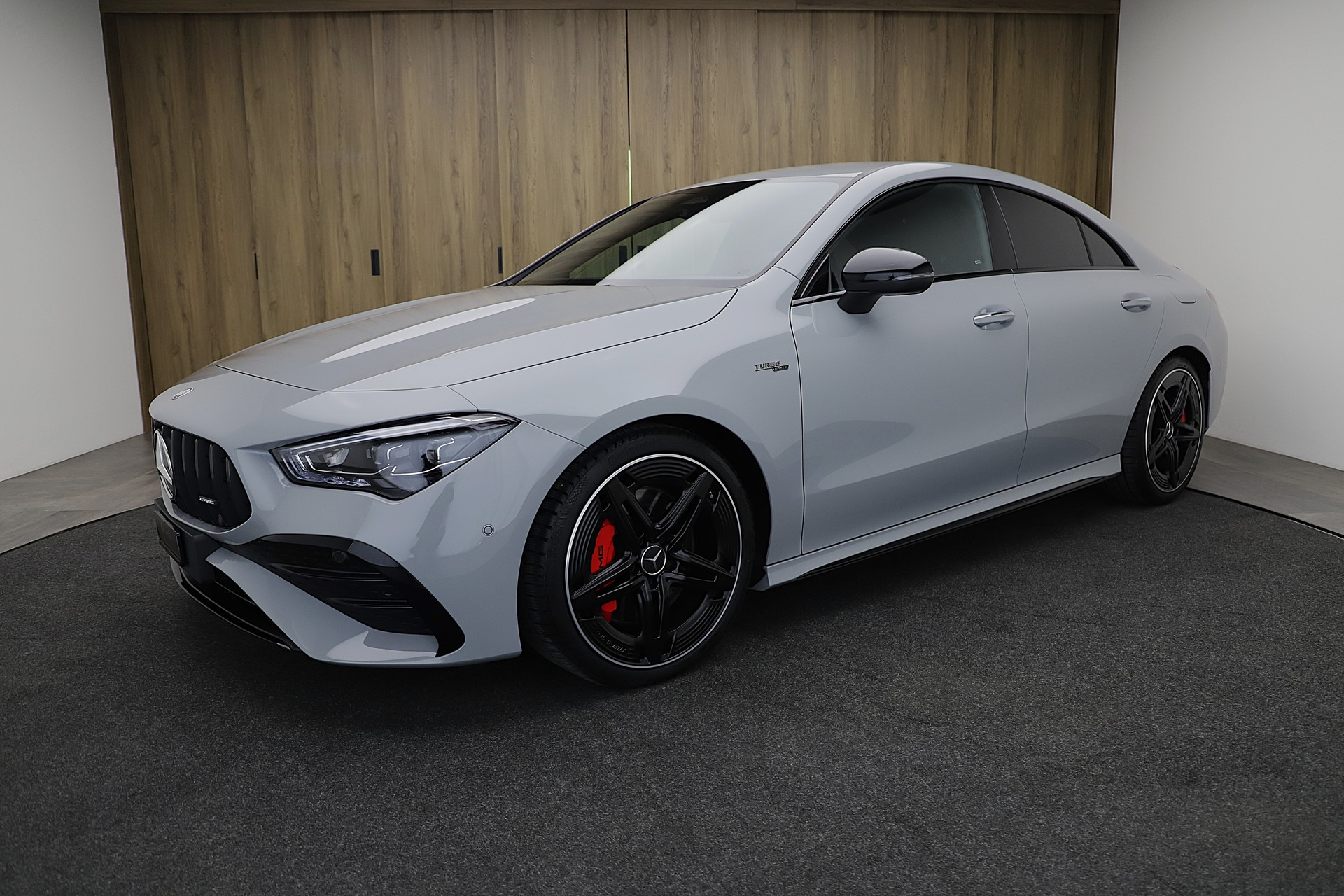MERCEDES-BENZ CLA 35 AMG 4Matic 8G-DCT Premium Paket und Night Paket I+II