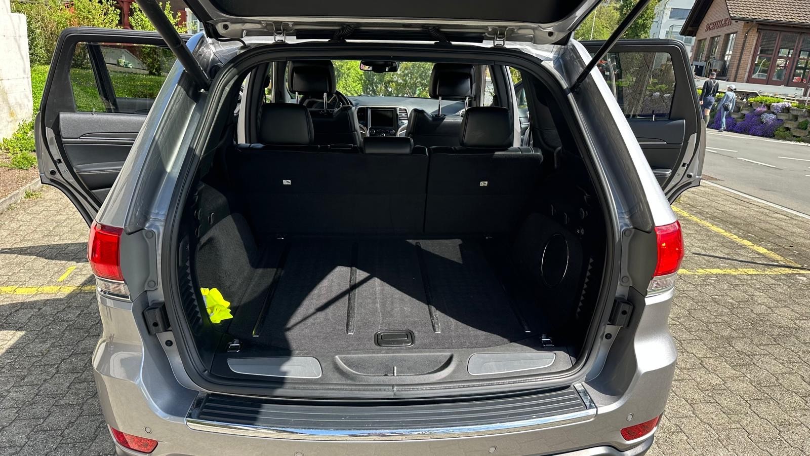 JEEP Grand Cherokee 3.0 CRD Overland Automatic-image-10