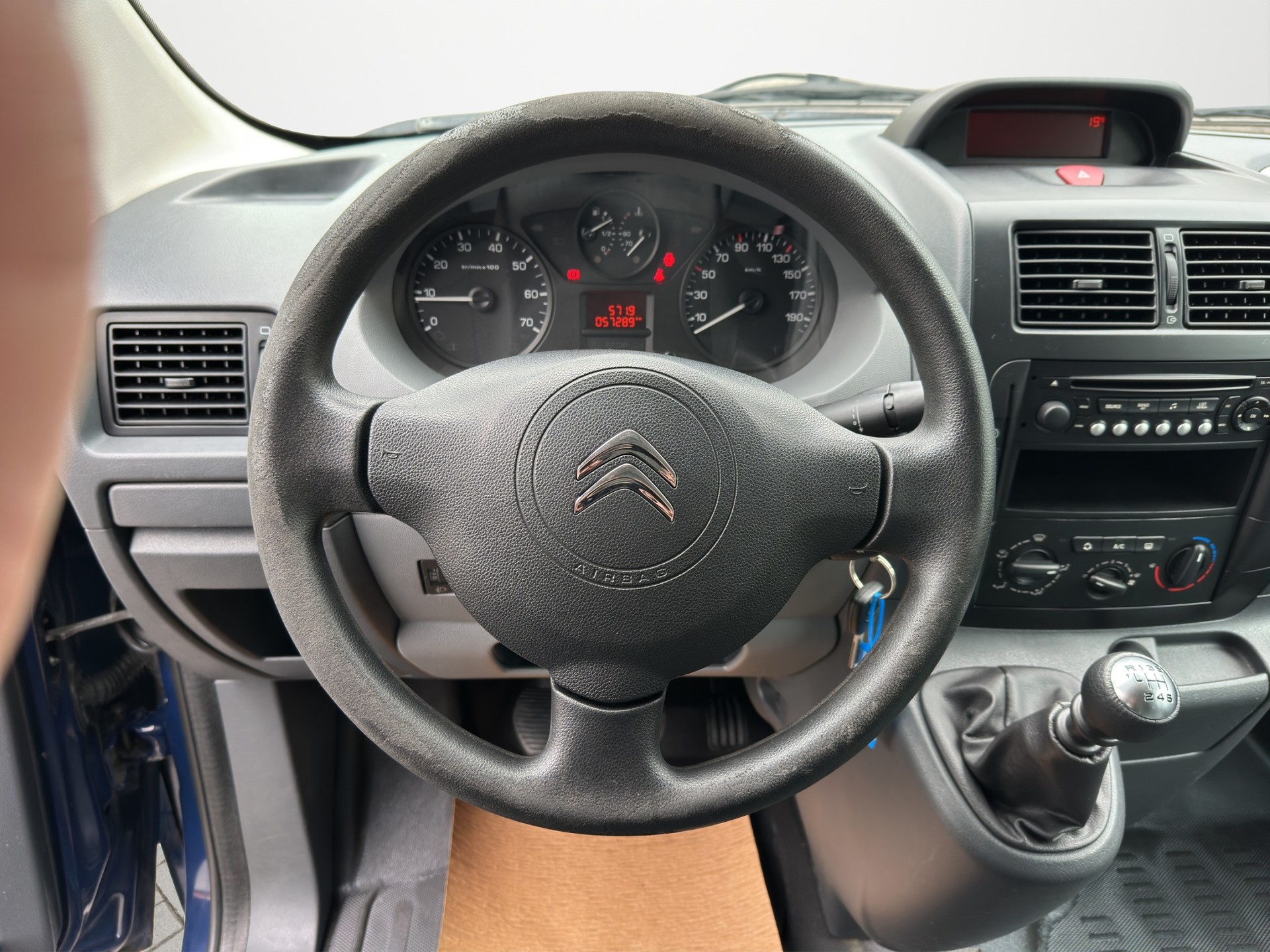 CITROEN Jumpy 2.0 HDi L2H1 Attraction-image-9