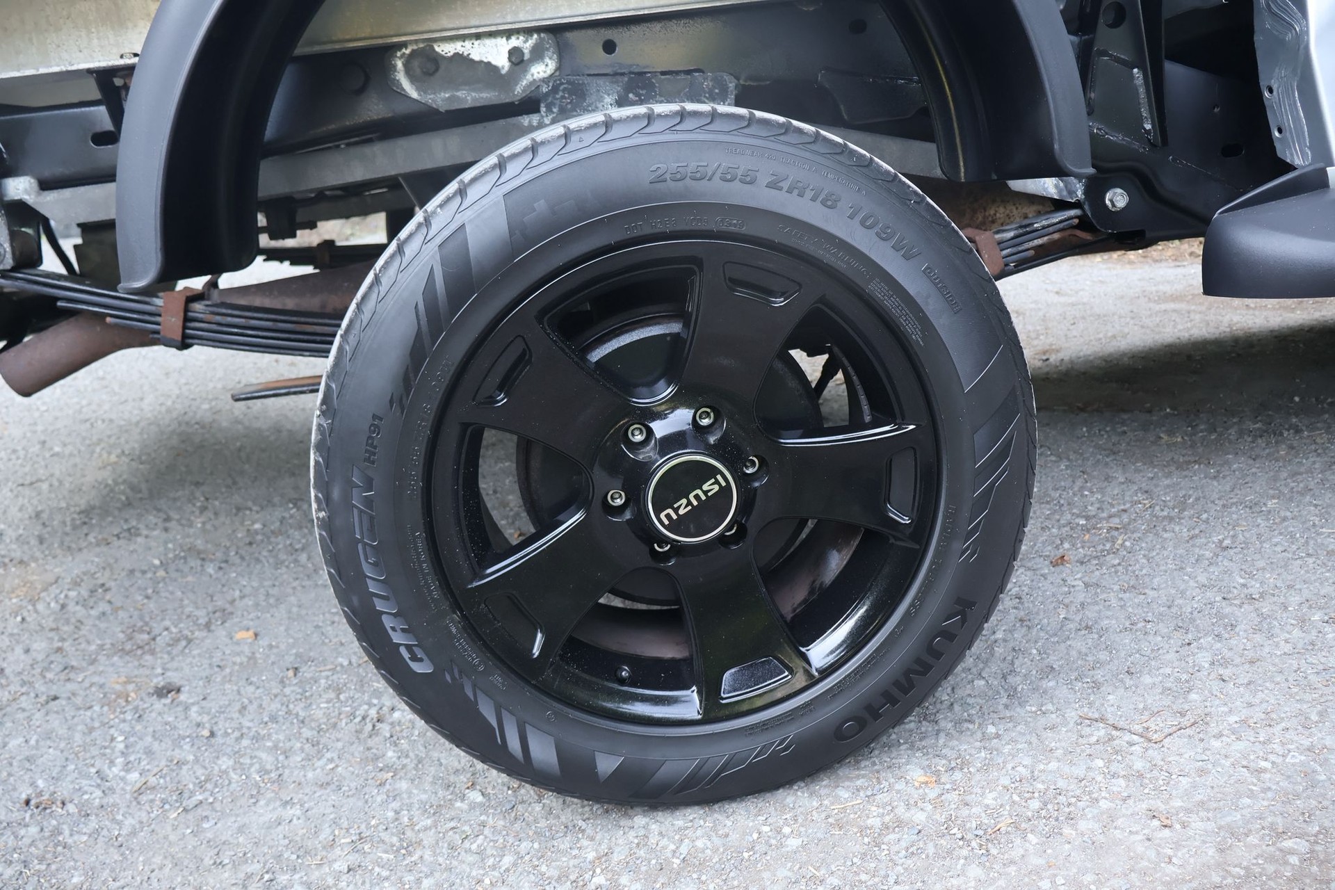ISUZU D-MAX-image-7