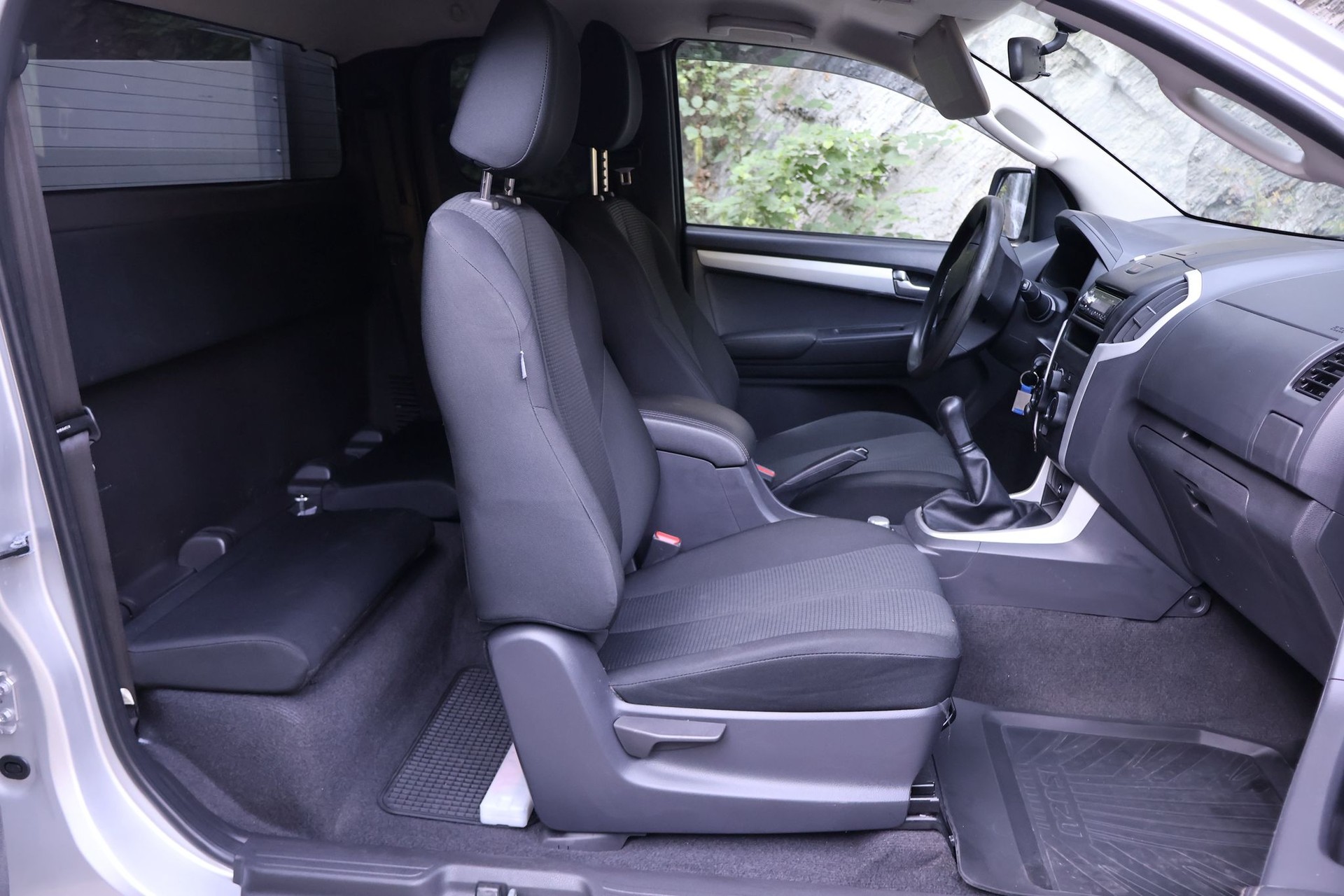 ISUZU D-MAX-image-6