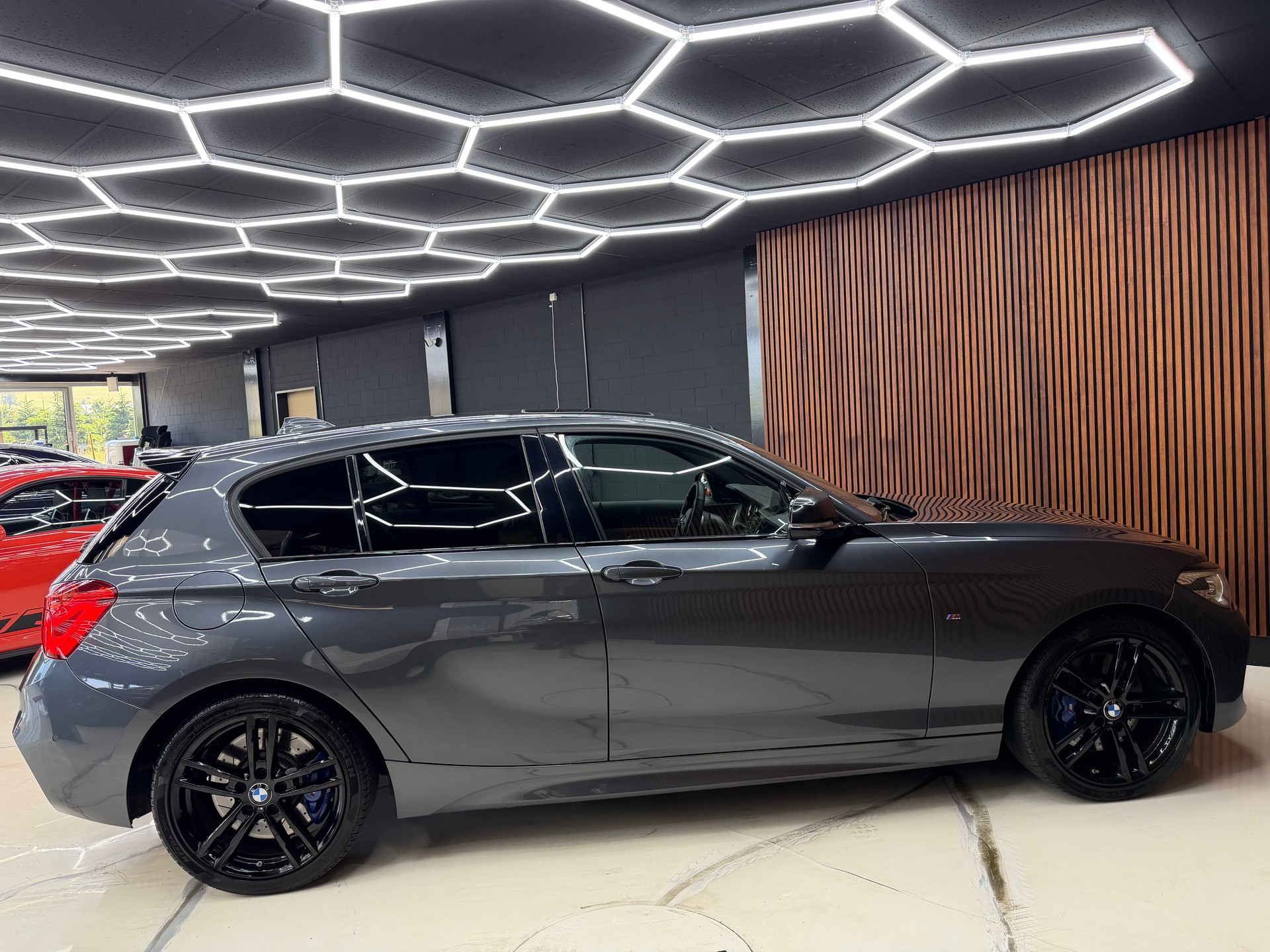 BMW M140i xDrive Steptronic-image-9
