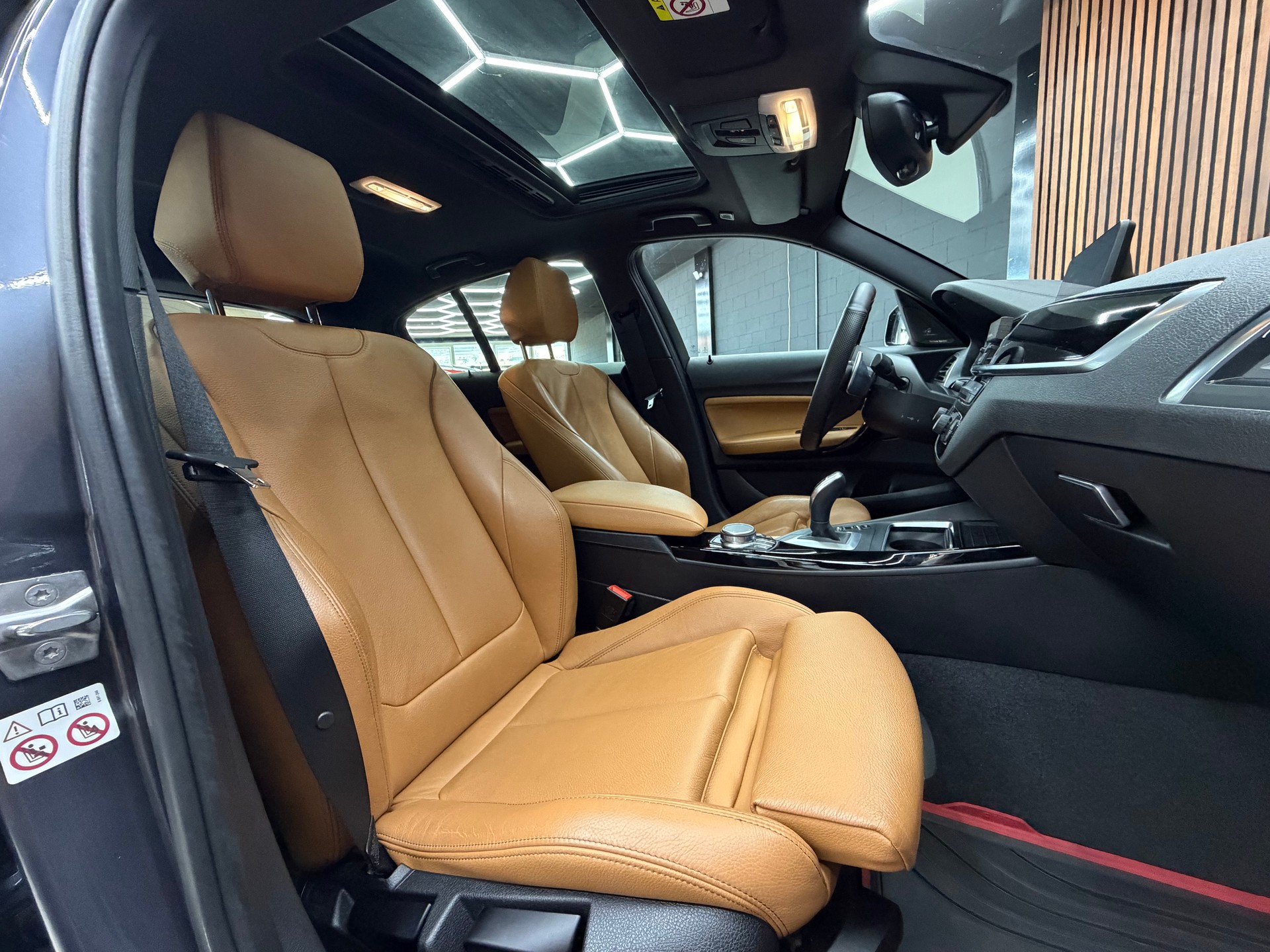 BMW M140i xDrive Steptronic-image-13