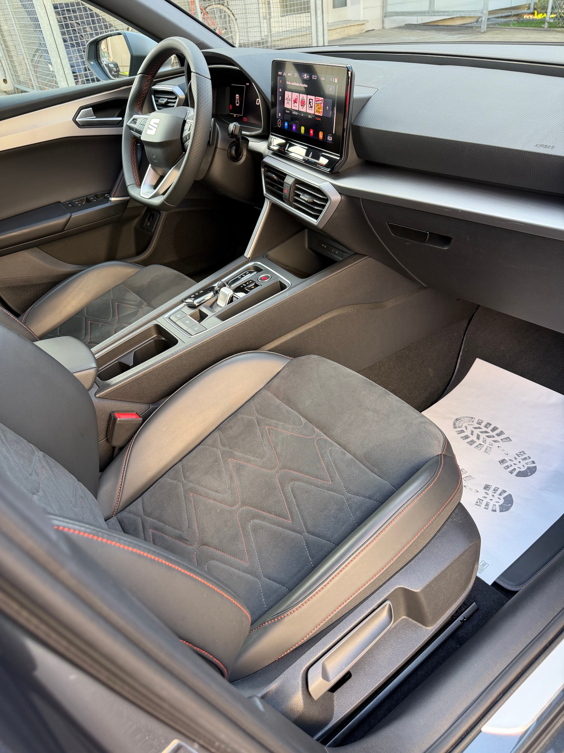 SEAT Leon 1.4 eHybrid pHEV DSG FR Vollausstattung-image-12