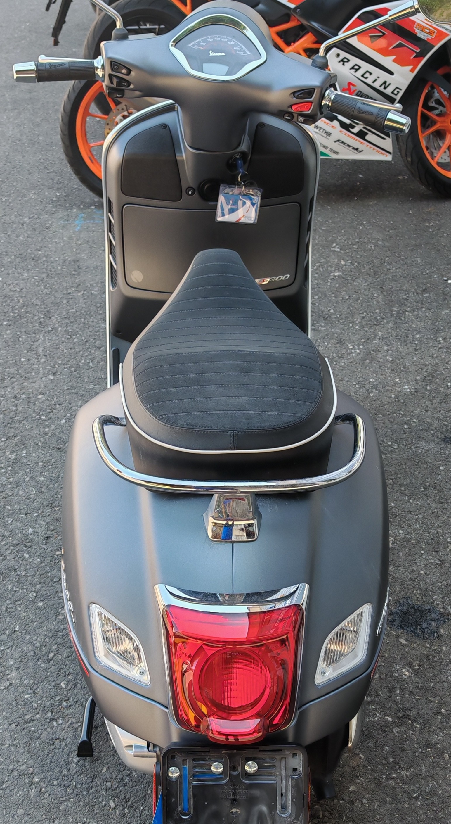 PIAGGIO Vespa GTS 300 Touring ABS-image-4