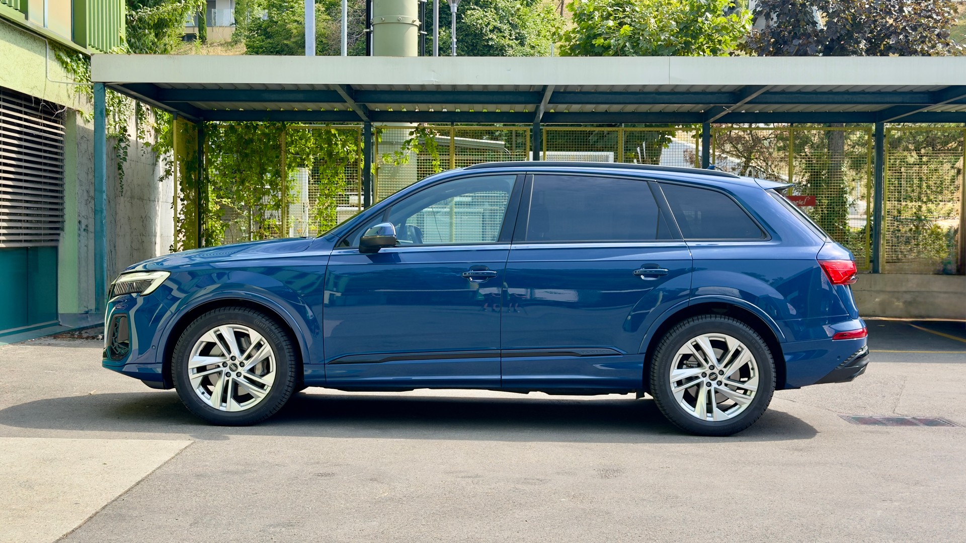 AUDI Q7 50 TDI quattro S Line tiptronic-image-1