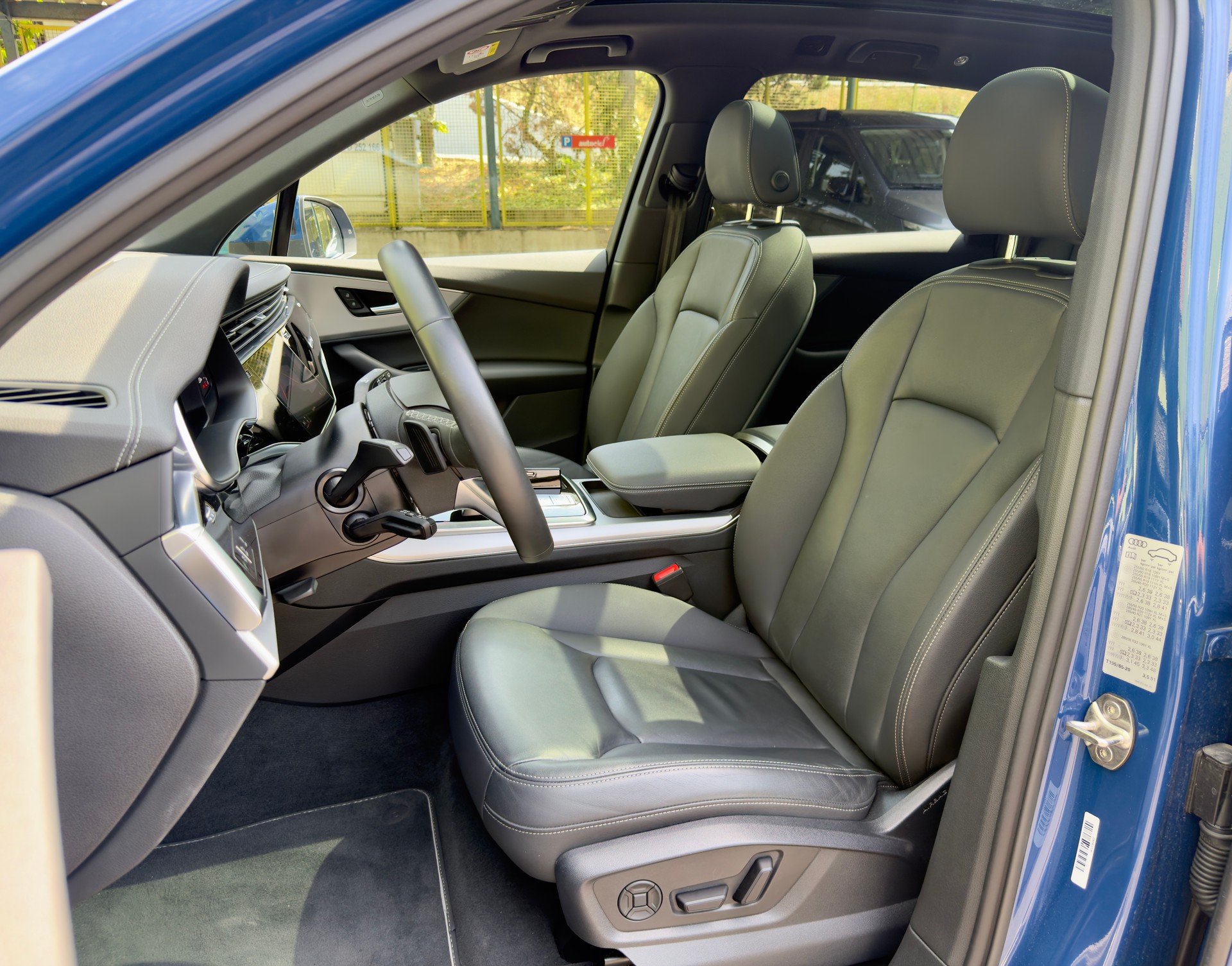 AUDI Q7 50 TDI quattro S Line tiptronic-image-11