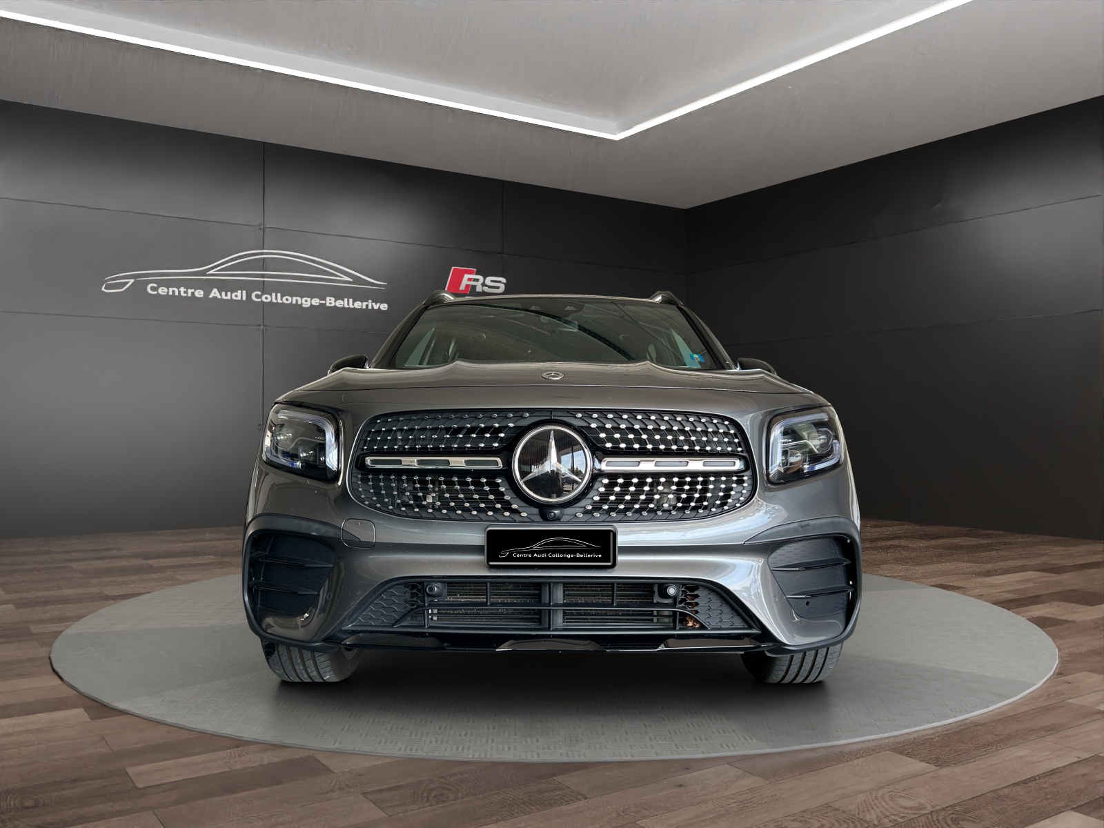 MERCEDES-BENZ GLB 250 4Matic AMG Line 8G-Tronic-showroom-element-1