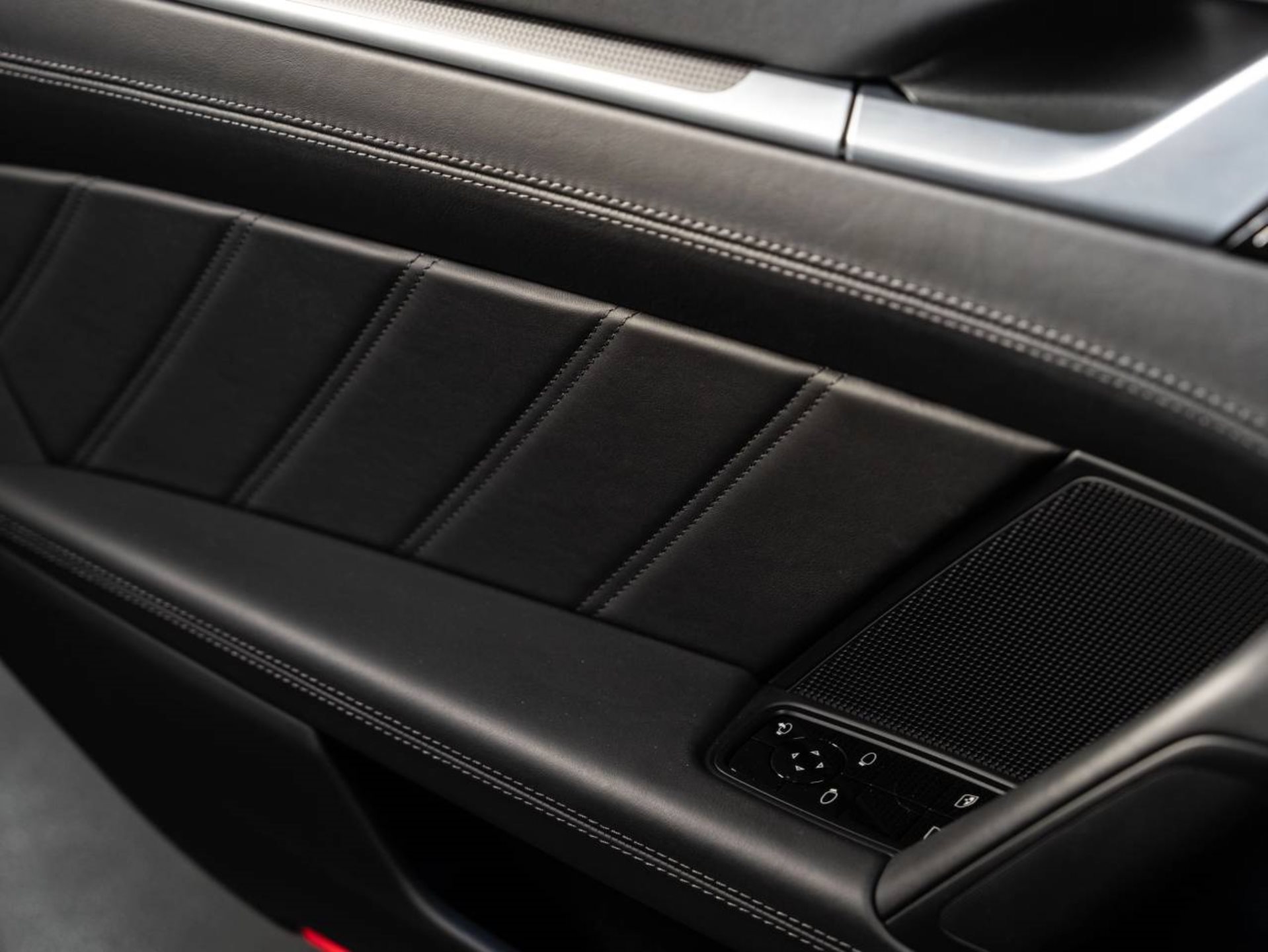 PORSCHE 911 Turbo S (MY21)-image-18