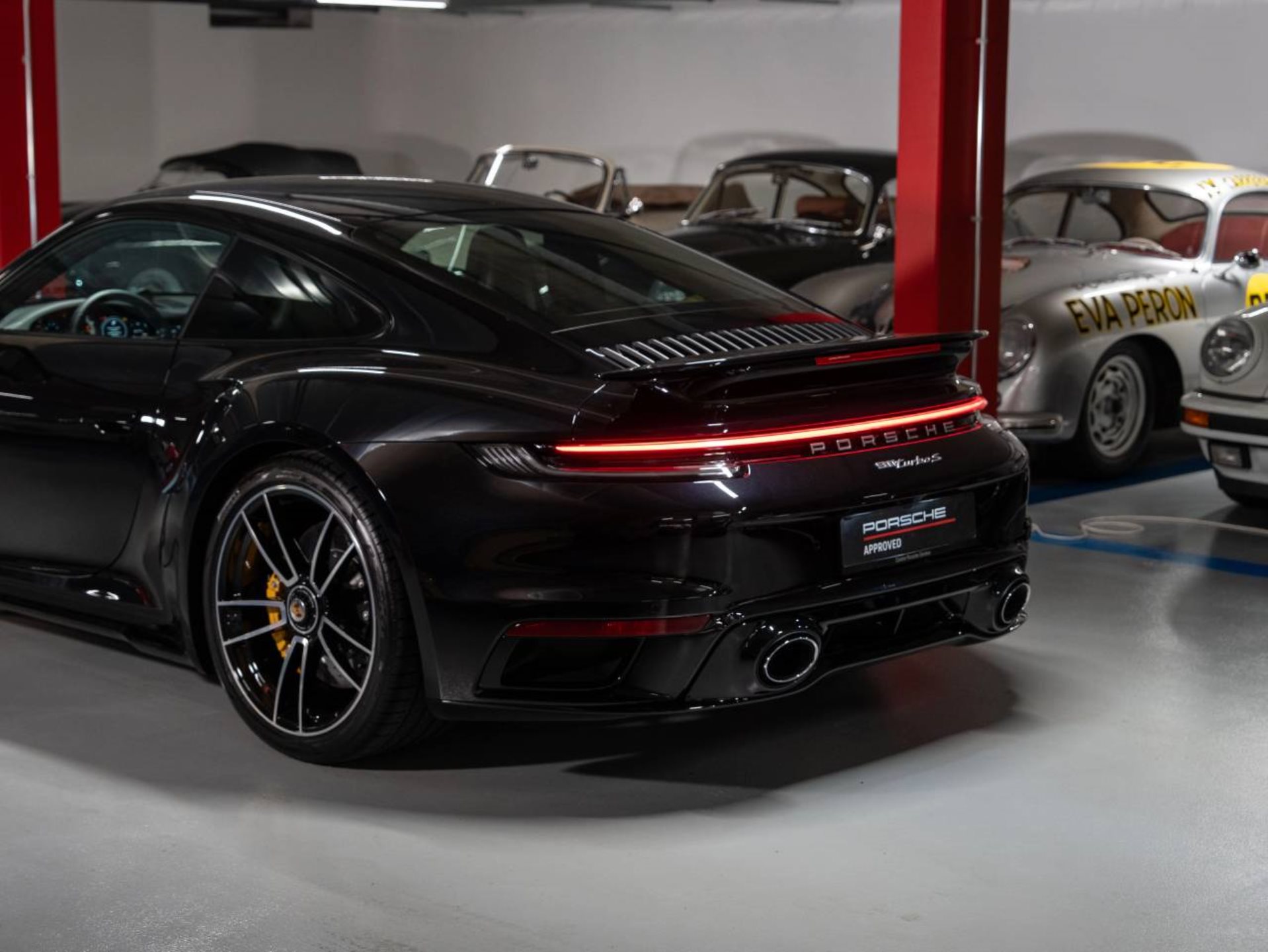 PORSCHE 911 Turbo S (MY21)-image-25