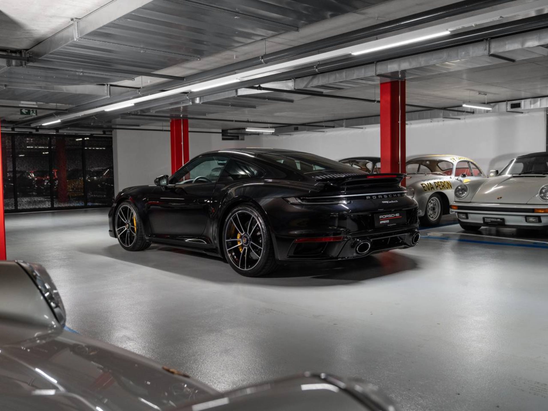 PORSCHE 911 Turbo S (MY21)-showroom-element-2