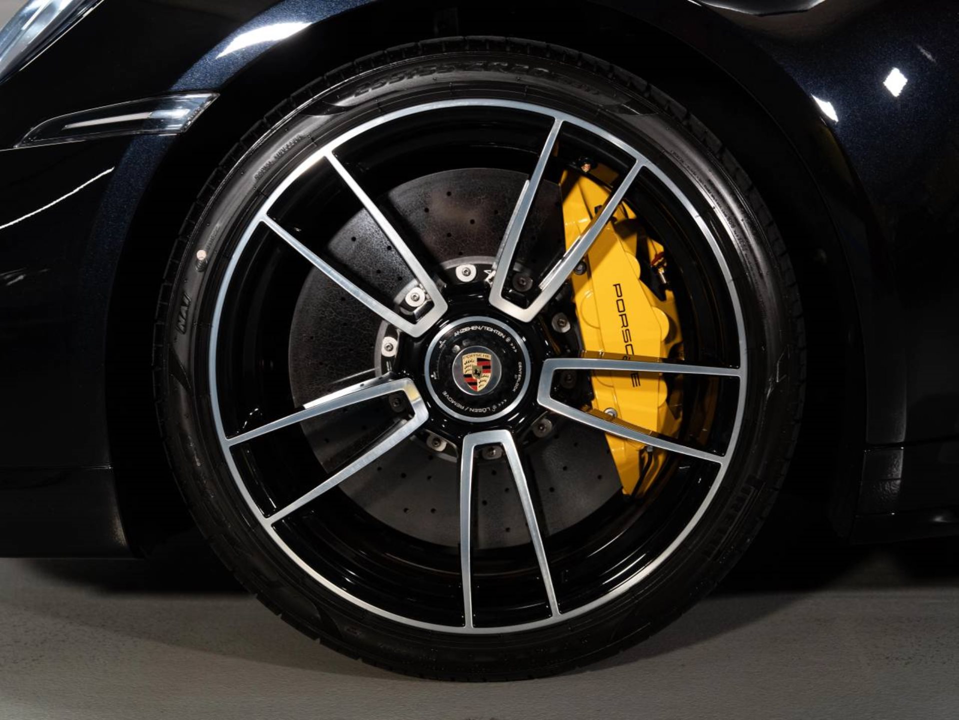 PORSCHE 911 Turbo S (MY21)-image-27