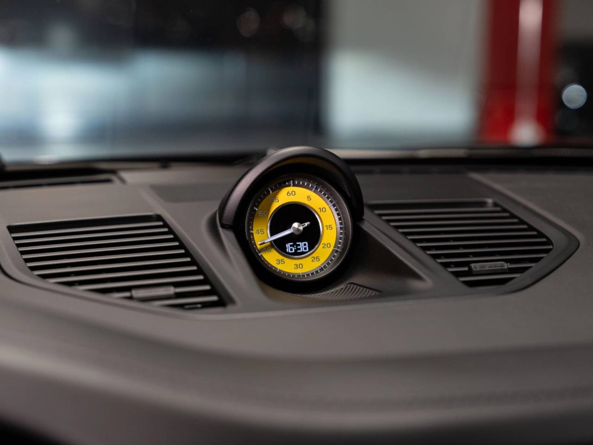 PORSCHE 911 Turbo S (MY21)-image-9