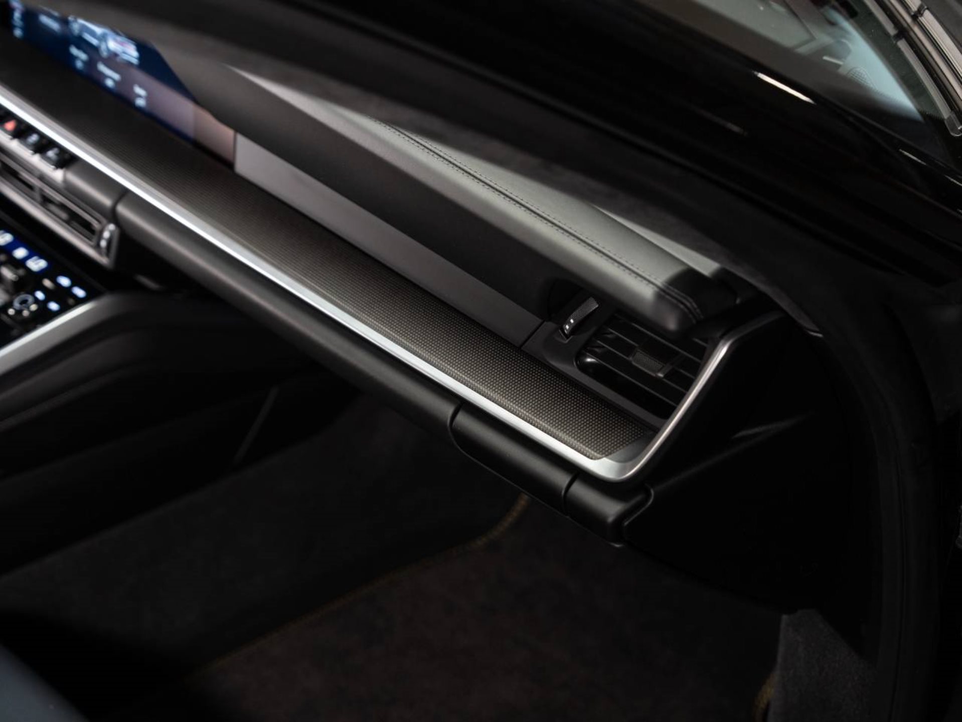 PORSCHE 911 Turbo S (MY21)-image-13