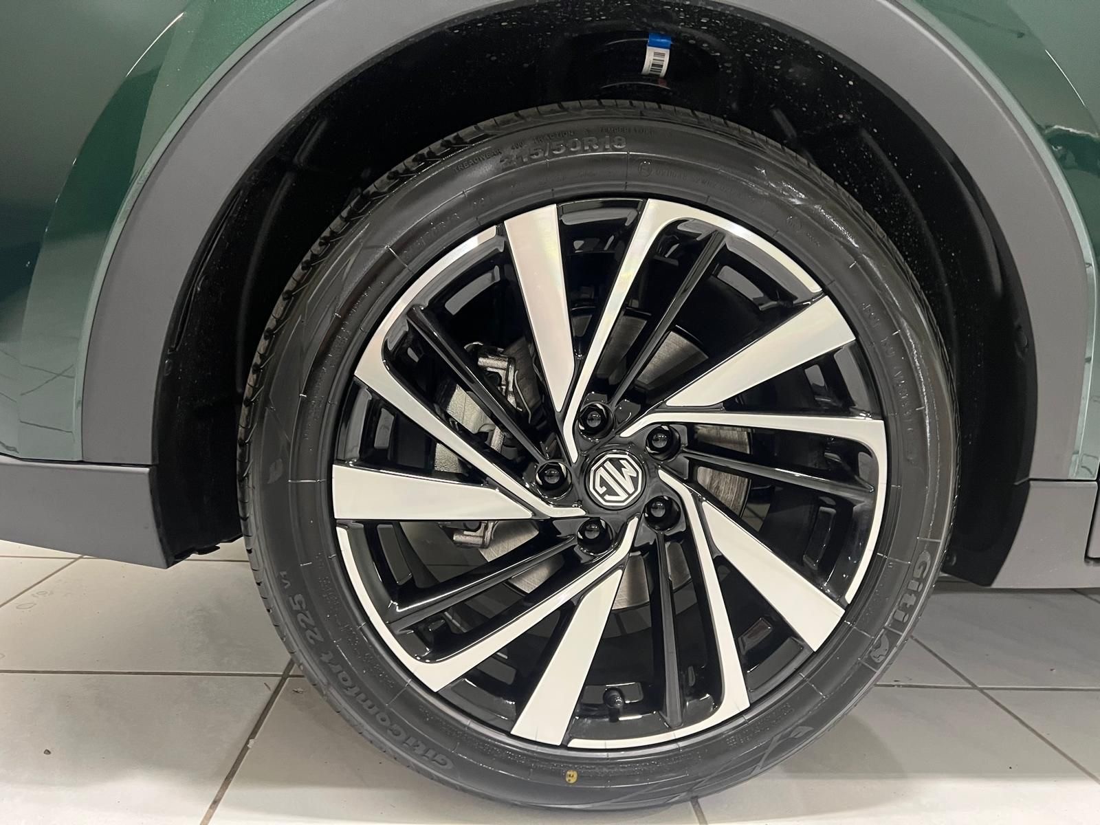 MG ZS 1.5 HEV Luxury-image-6